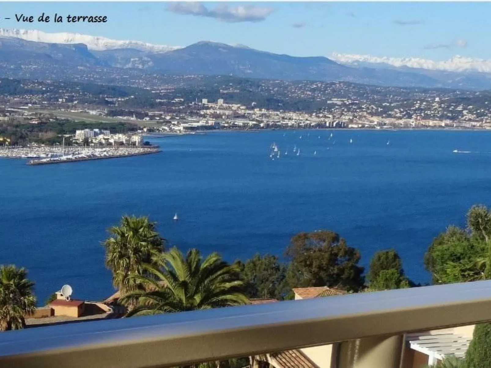 Wohnung panoramischer Meerblick, Schwimmbad, Parkplatz - Buiten