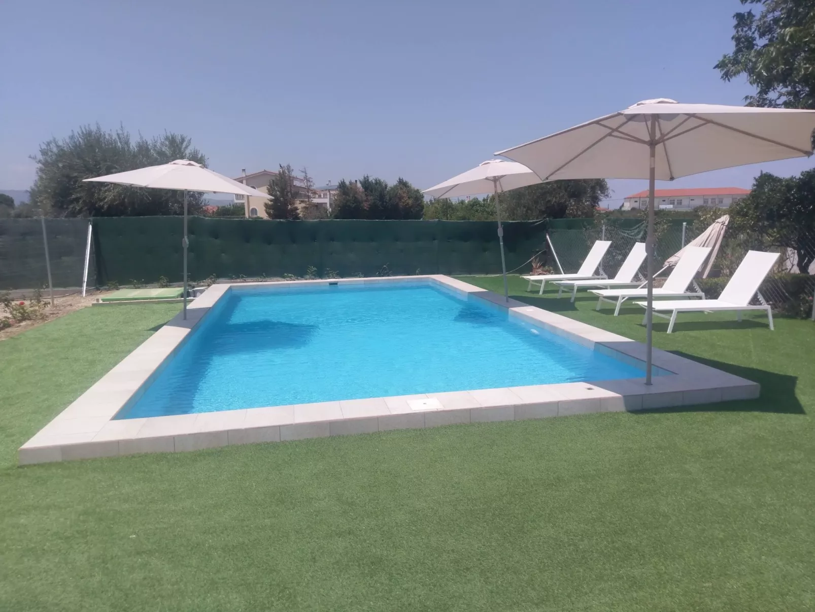 Neben Orangenbaum-Obstgarten-Buiten