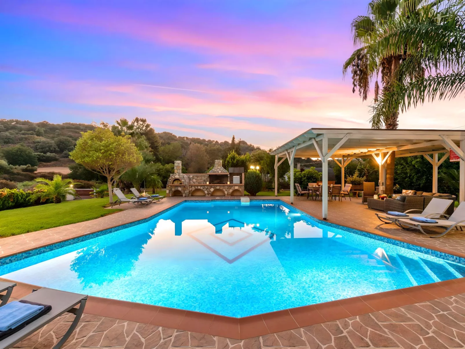 Mirsini Villa Privater Pool Jacuzzi-Buiten