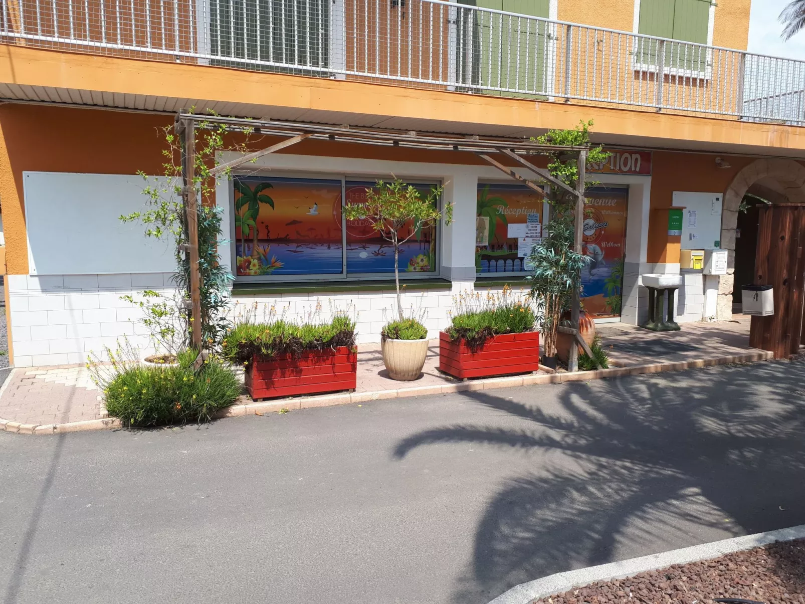 Mobilheim mit Terrasse-Buiten