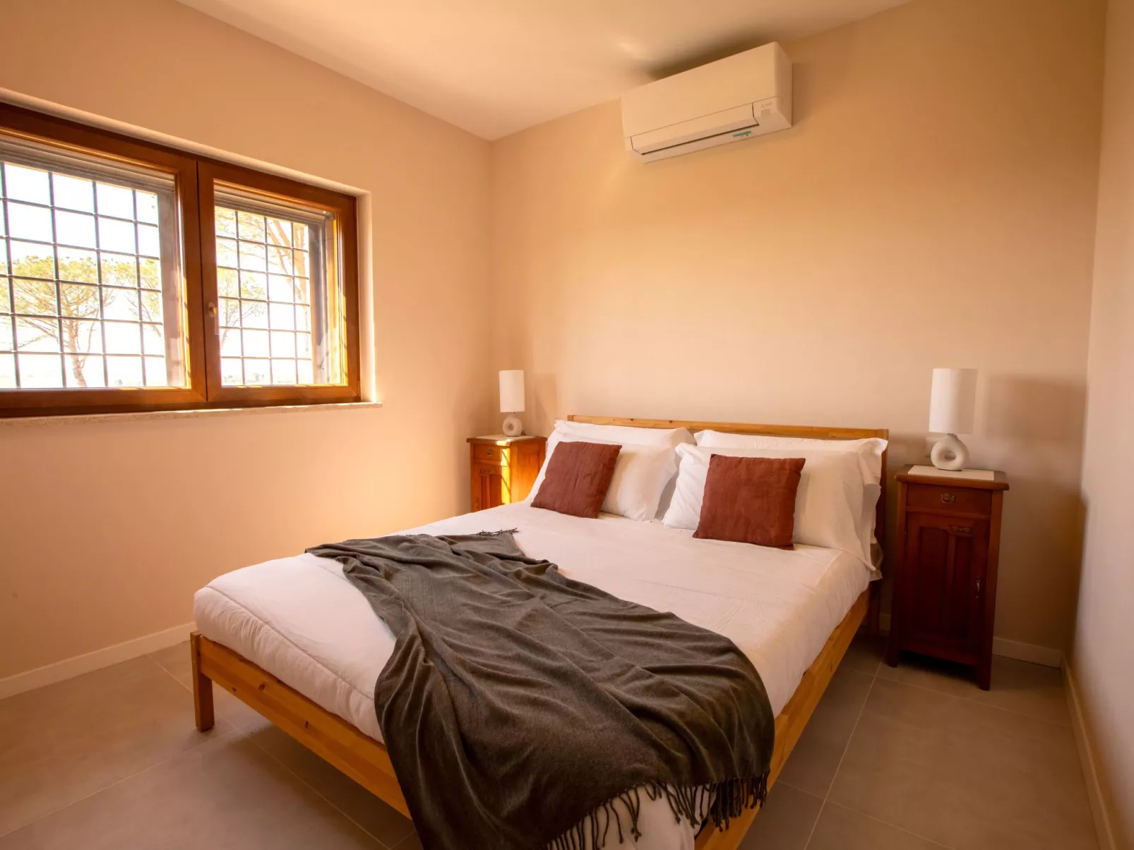 Neue Wohnung mit 2 Zimmern, Veranda und Pool-Image-tags.info