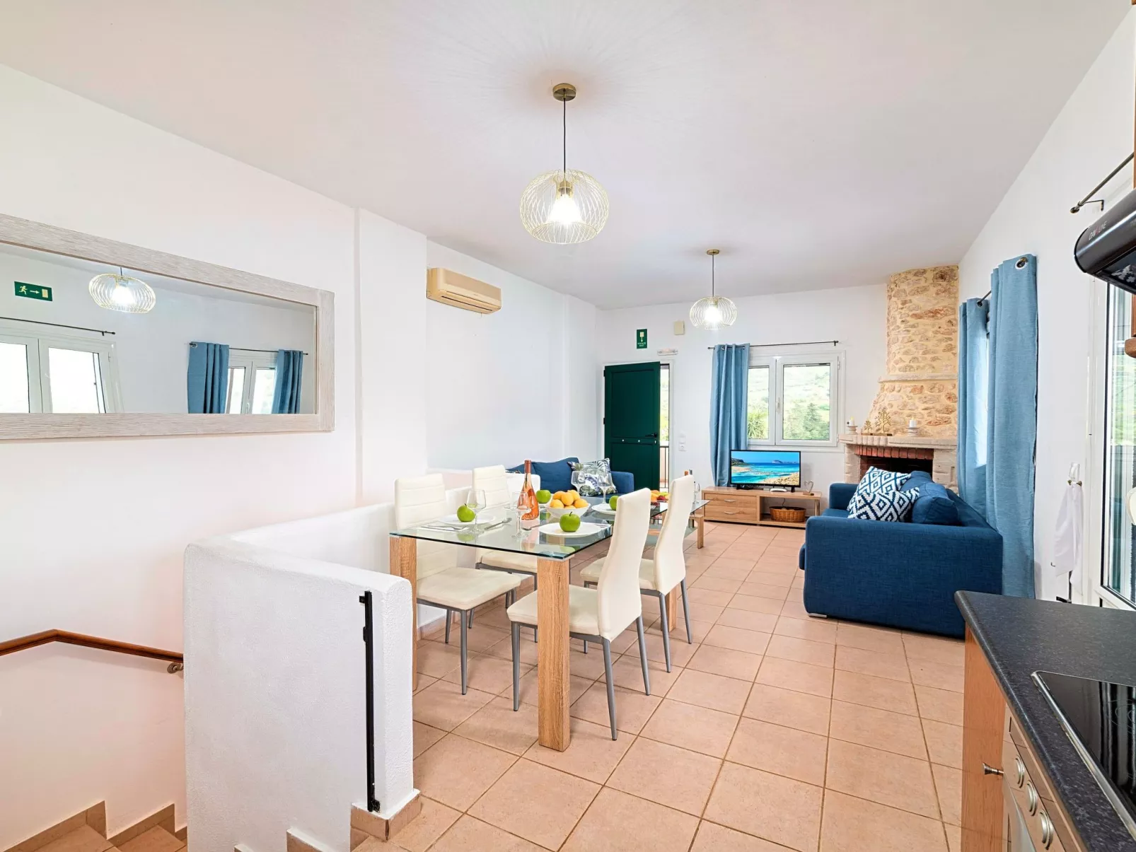 Du Lac Alpha Villa Privater Pool-Binnen