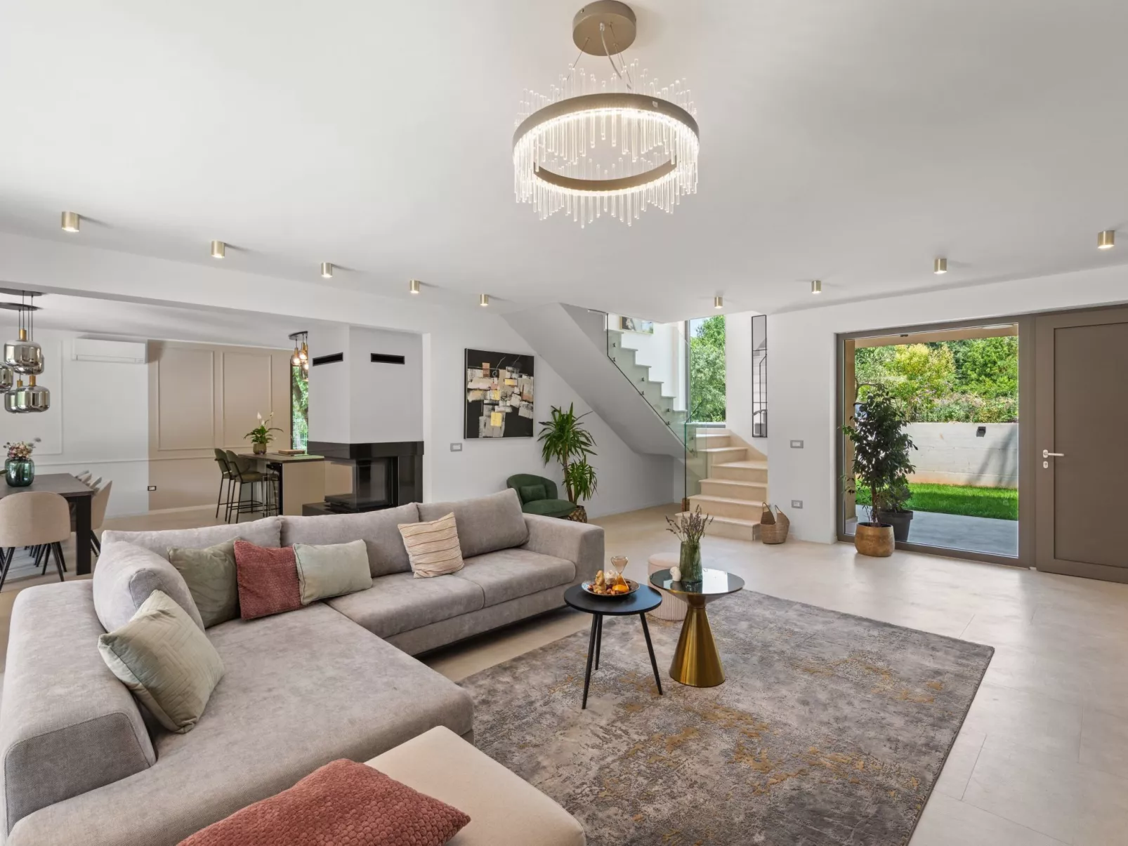 Luxuriöse Waldvilla mit beheiztem Pool in Kroatien-Binnen