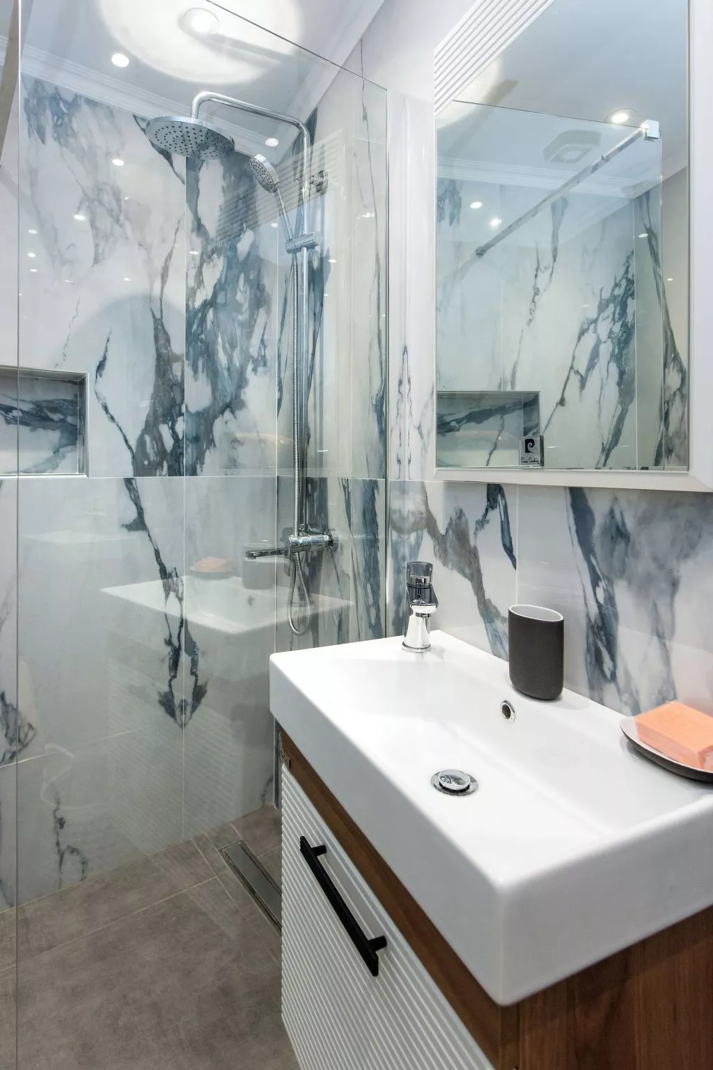 Elegantes Apartment mit zwei Schlafzimmern in Kassiopi-Binnen