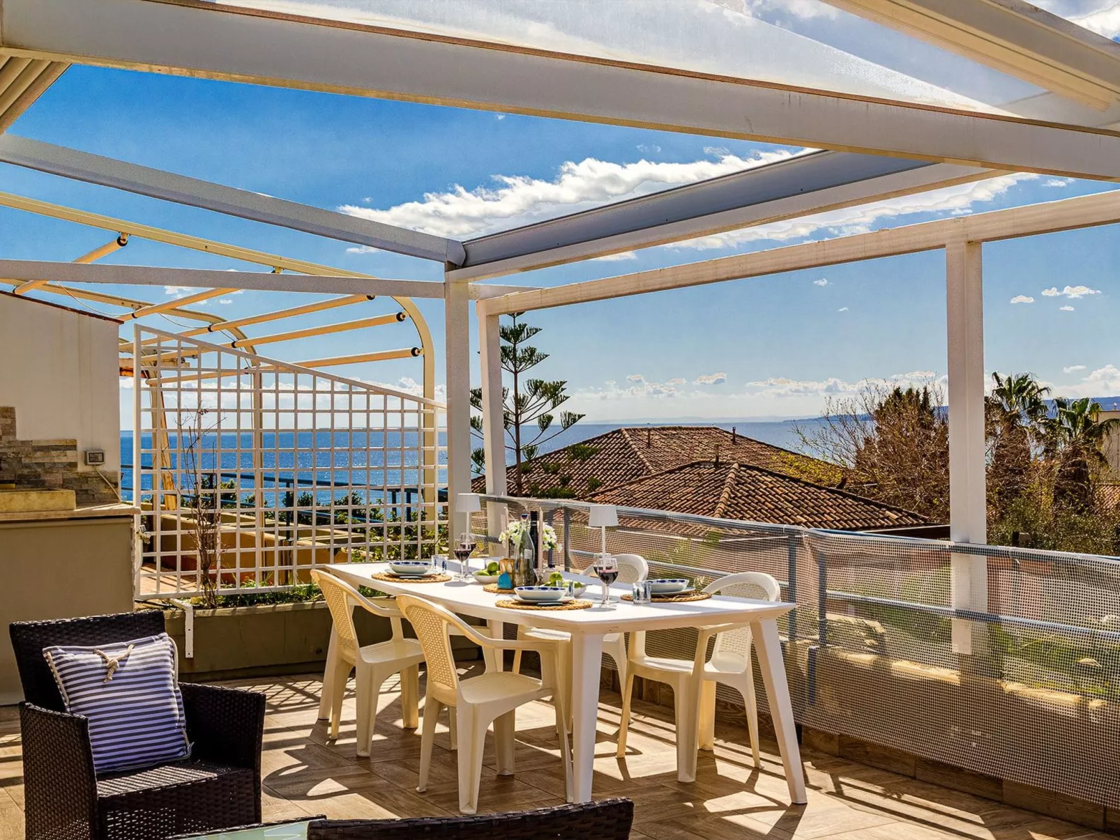 Naxos Loft Ferienwohnung mit Terrasse-Buiten