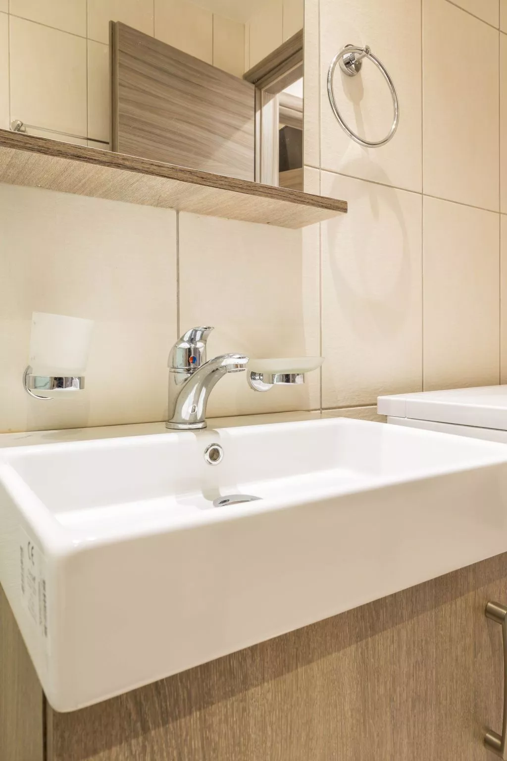 Küstenvilla mit Pool in der Nähe eines ruhigen Sandstrandes-Binnen