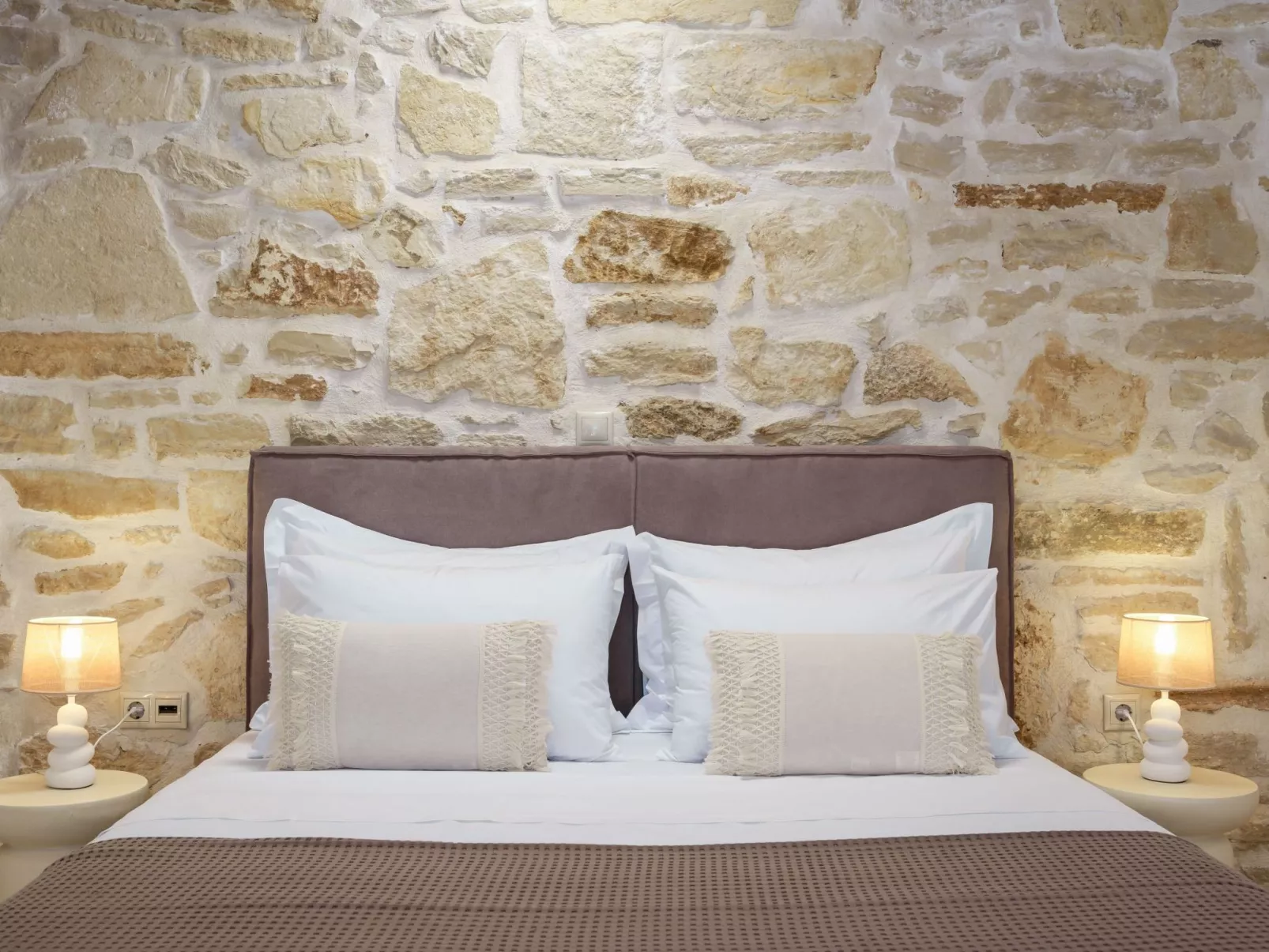 Neue Villa Myre 3, Privater Pool und 3 Wohnungen-Binnen