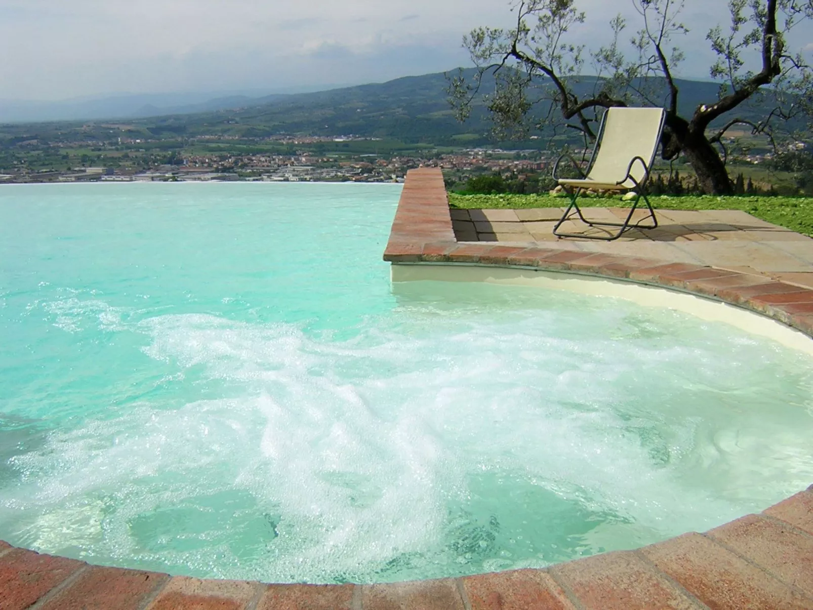 "Colle sotto 4" mit Infinity-Pool-Buiten