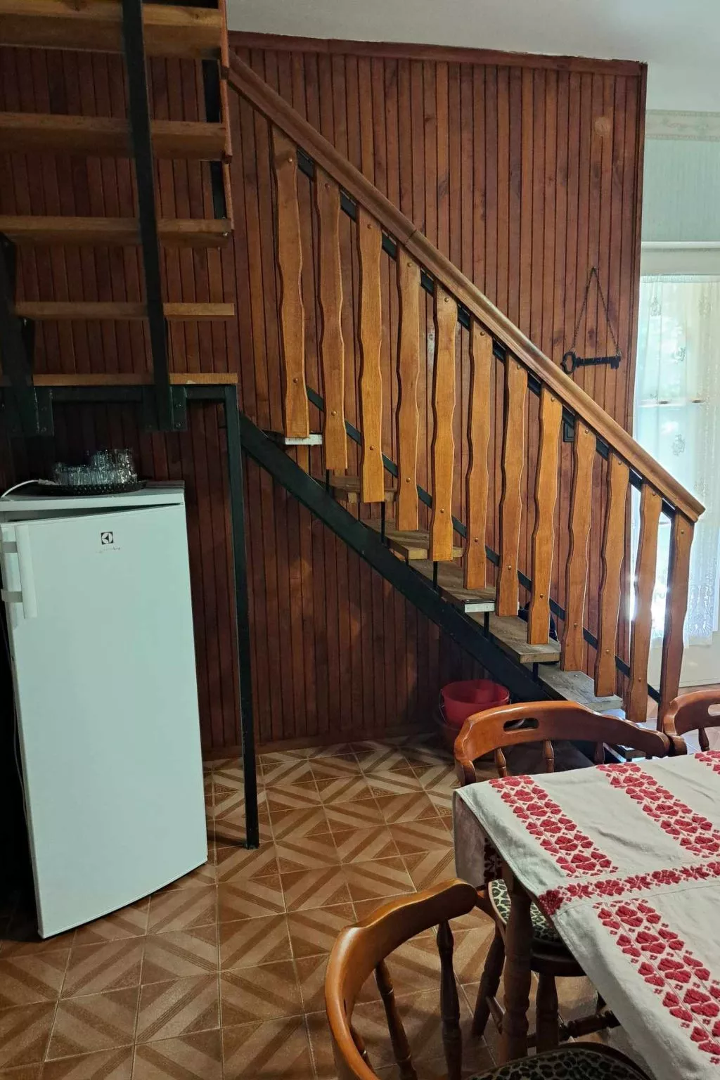 Mit eigenem Parkplatz-Binnen