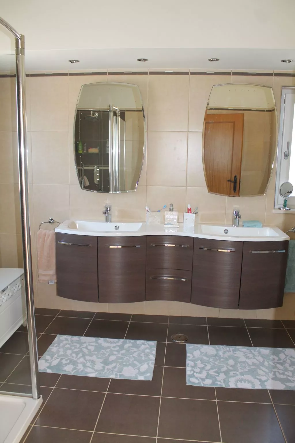 Ferienvilla mit Blick auf das Wasser-Buiten