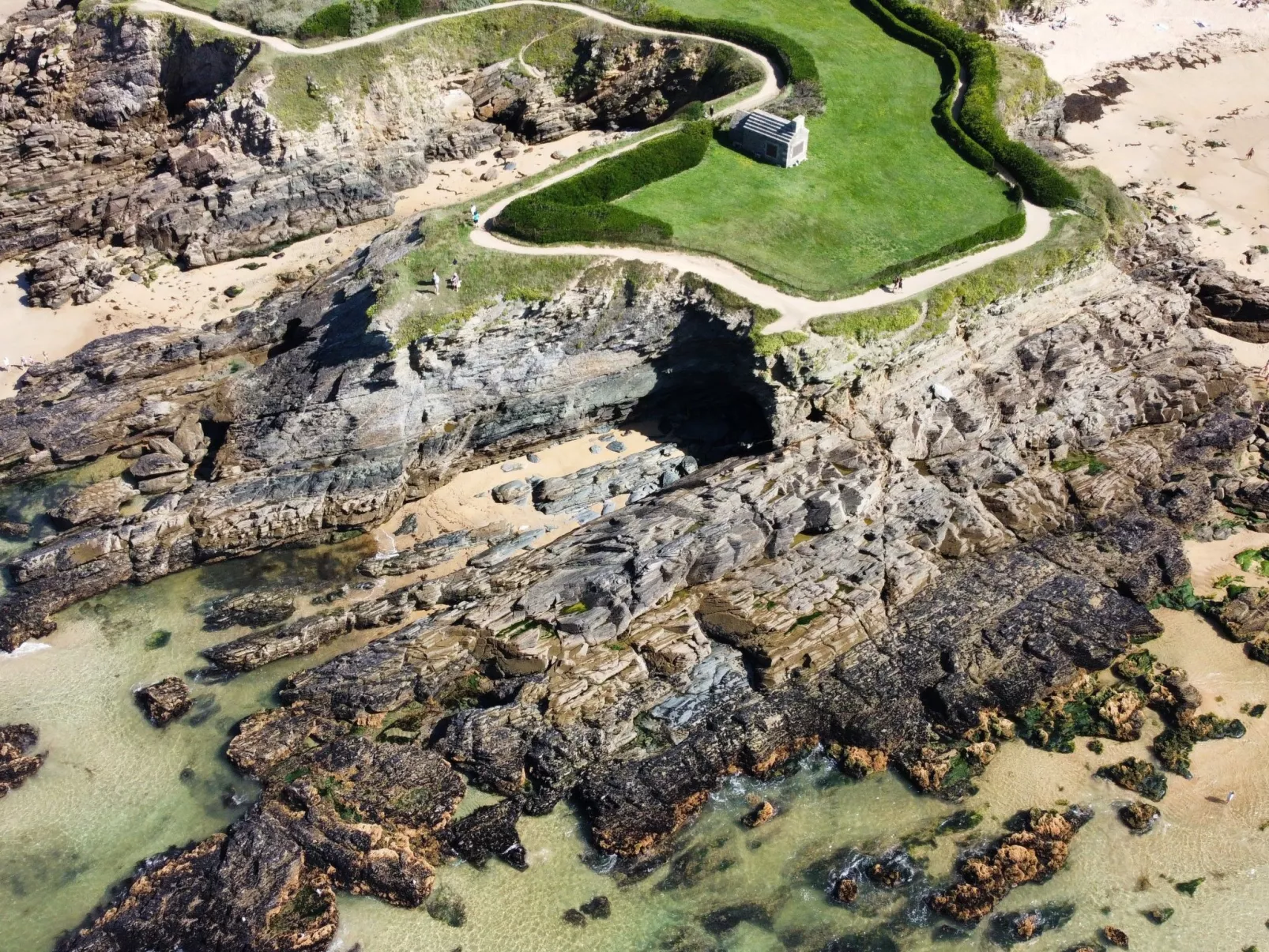 Prächtige Villa mit exotischem Garten, Strand 200m entfernt-Buiten