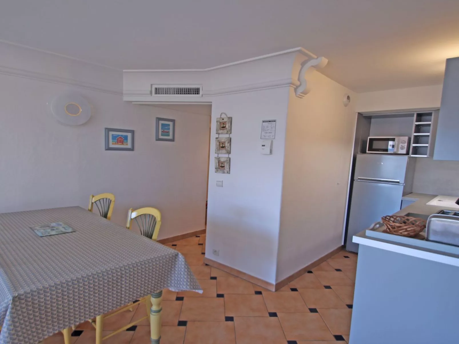 Wohnung mit Klimaanlage und Wifi-Image-tags.info