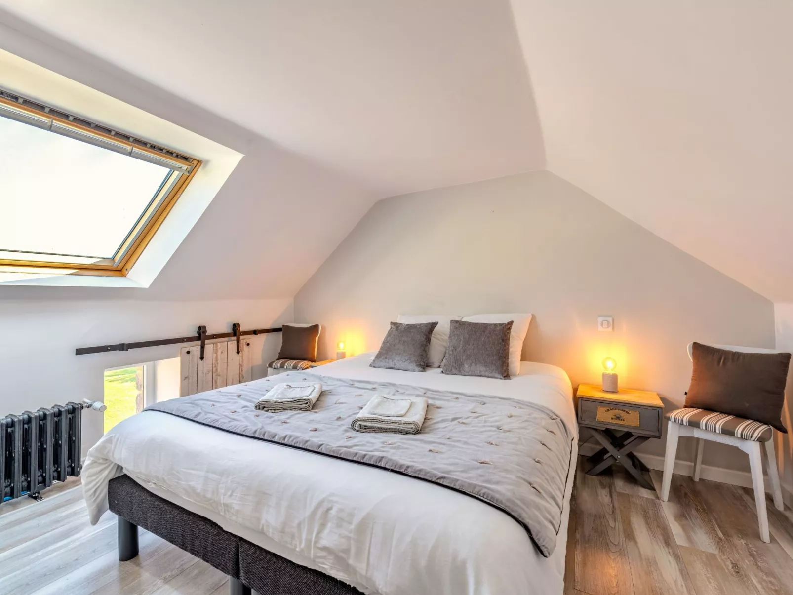 Landgut "Villa Léànie" mit Innenpool-Binnen