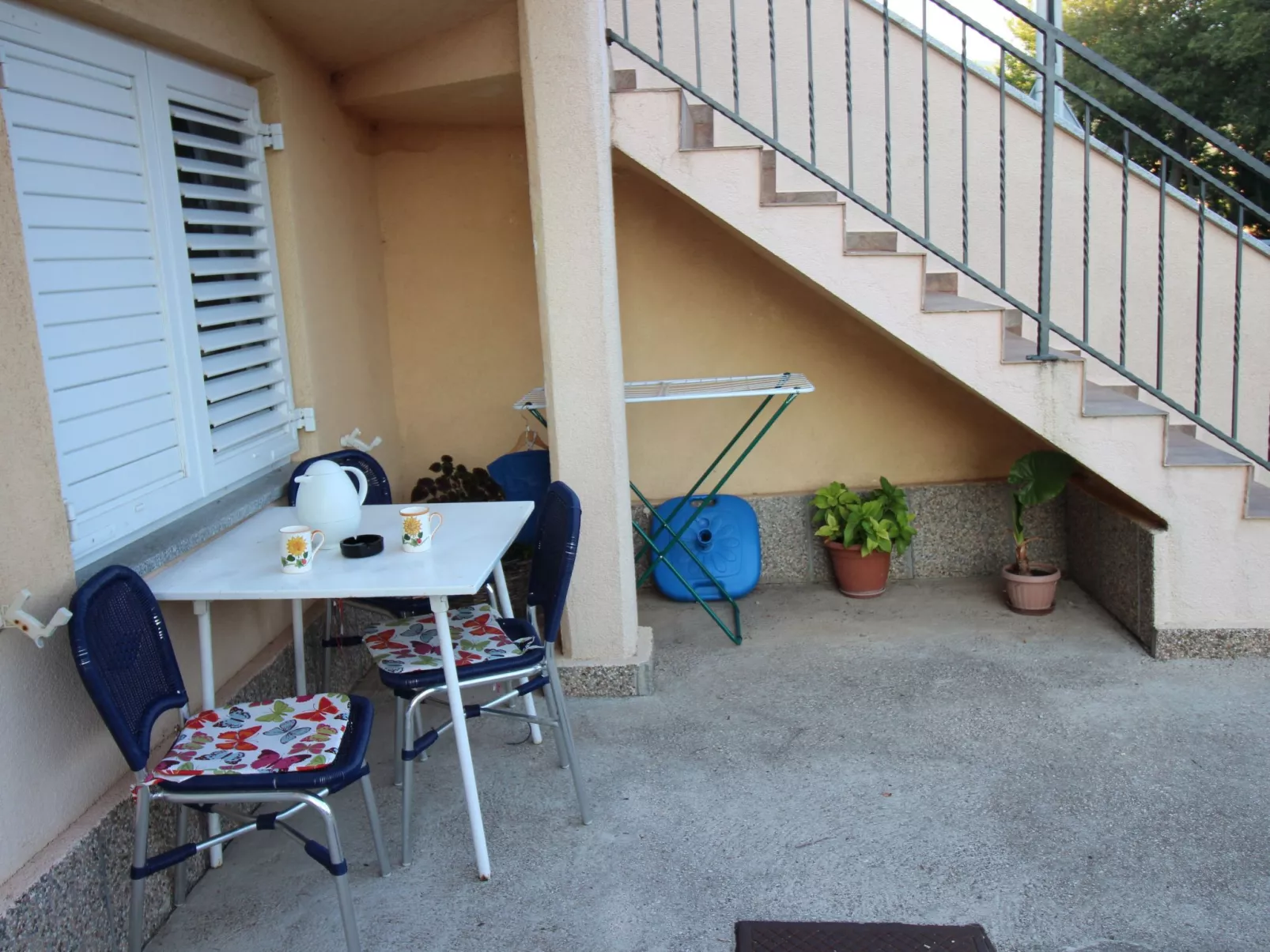 Am schönen Kieselstrand.-Buiten