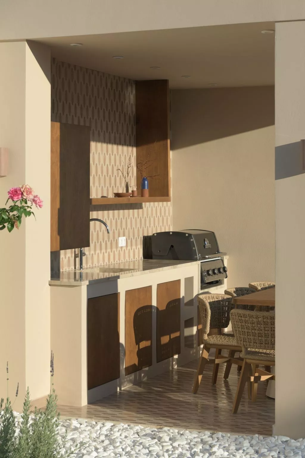 Neu renovierte Familienvilla mit privatem Pool BBQ-Buiten