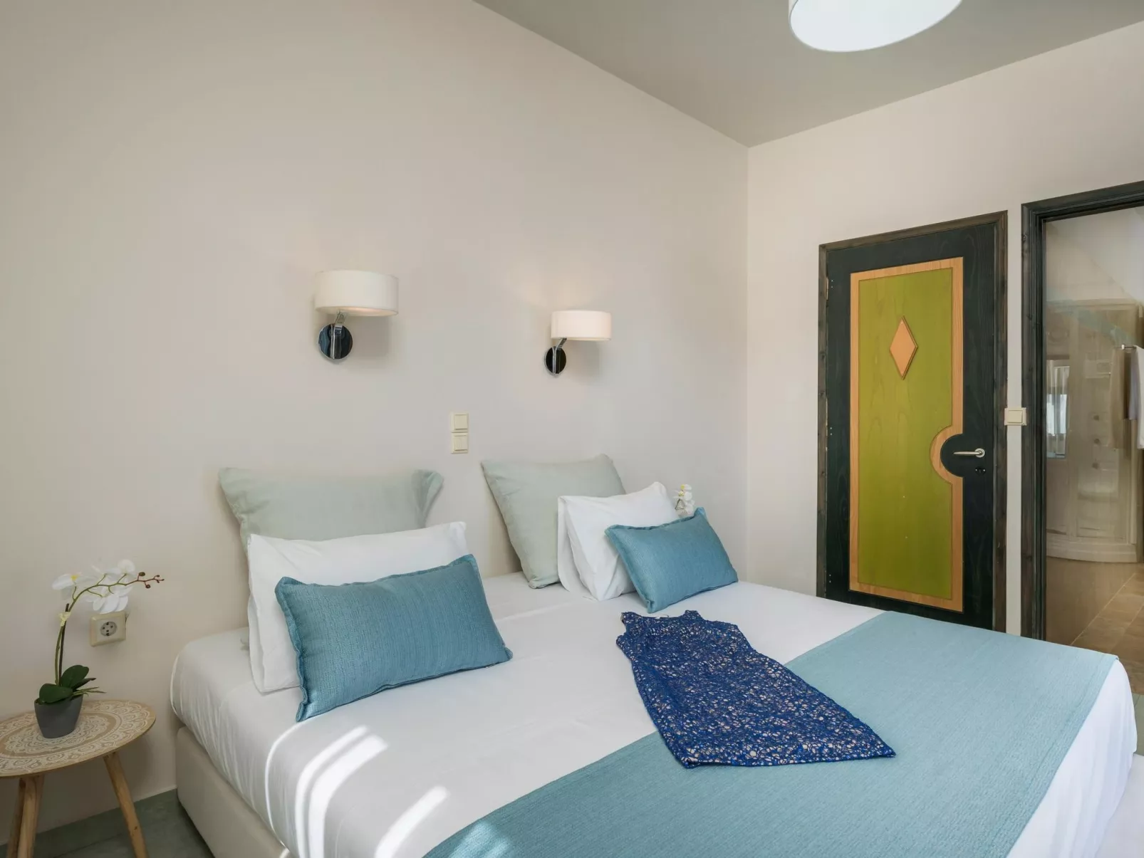 Luxuriöse Villa in Strandnähe mit Blick auf den privaten Pool-Binnen