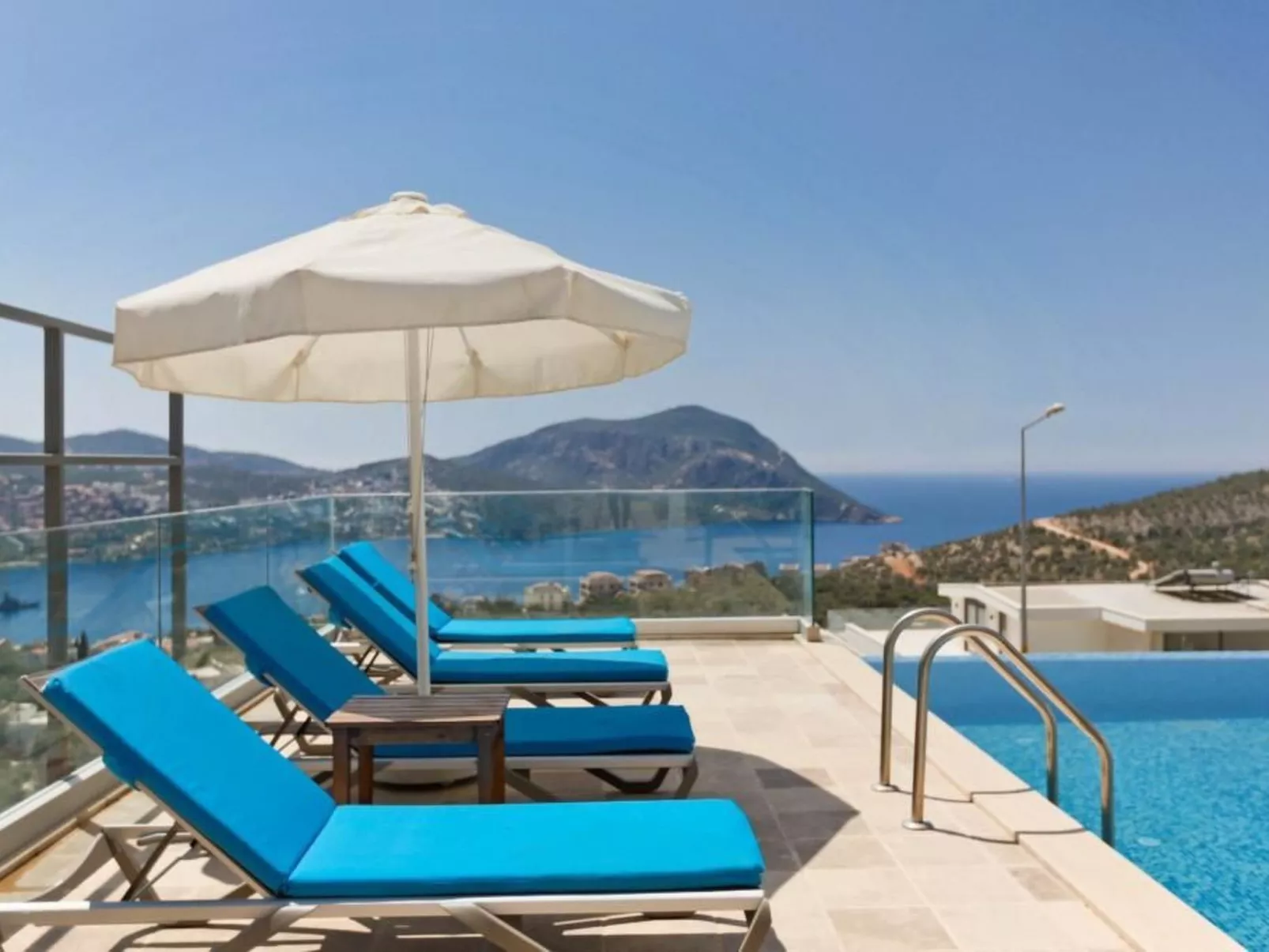 Villa Pool 2 mit Meerblick-Buiten