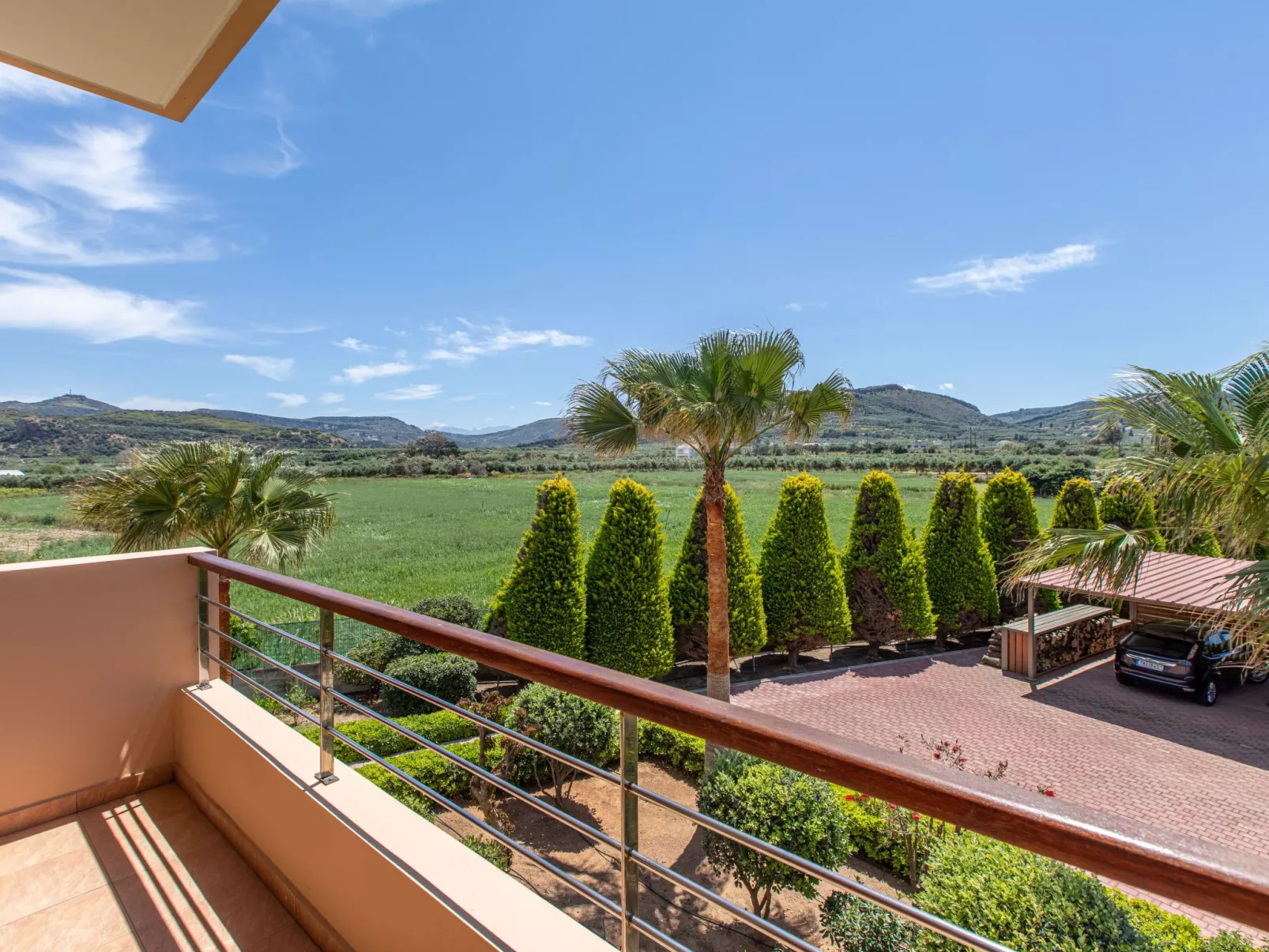 Cold Crest Haus-Buiten