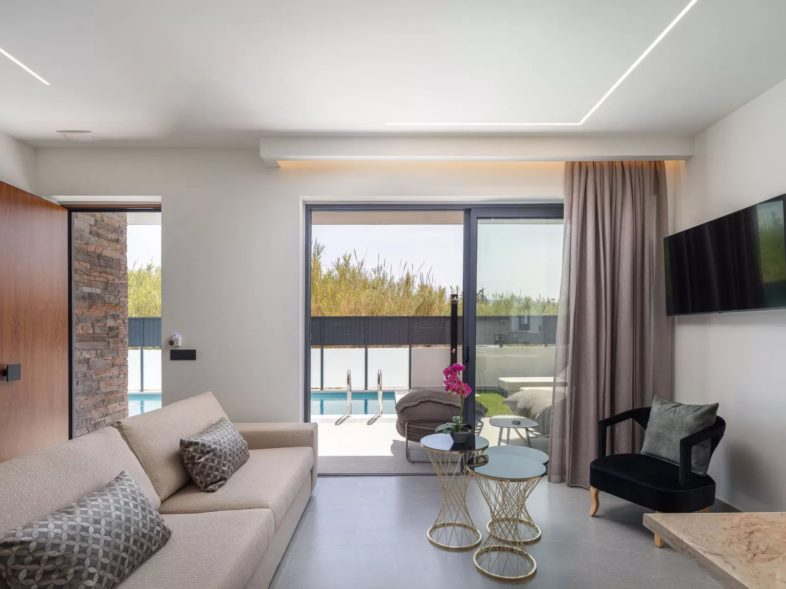 VillaSaints I - Pool und BBQ, Spaziergang zum Strand-Binnen