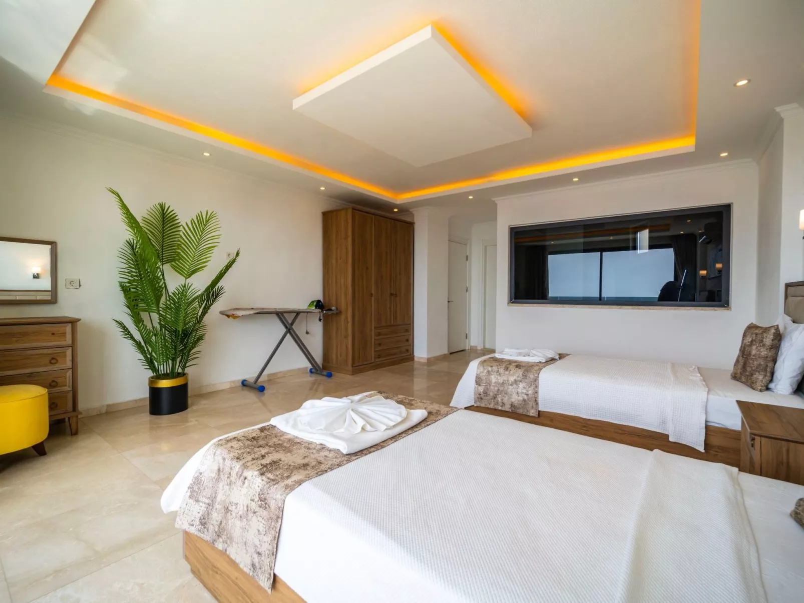 Moderne Luxusvilla mit Meerblick-Image-tags.info