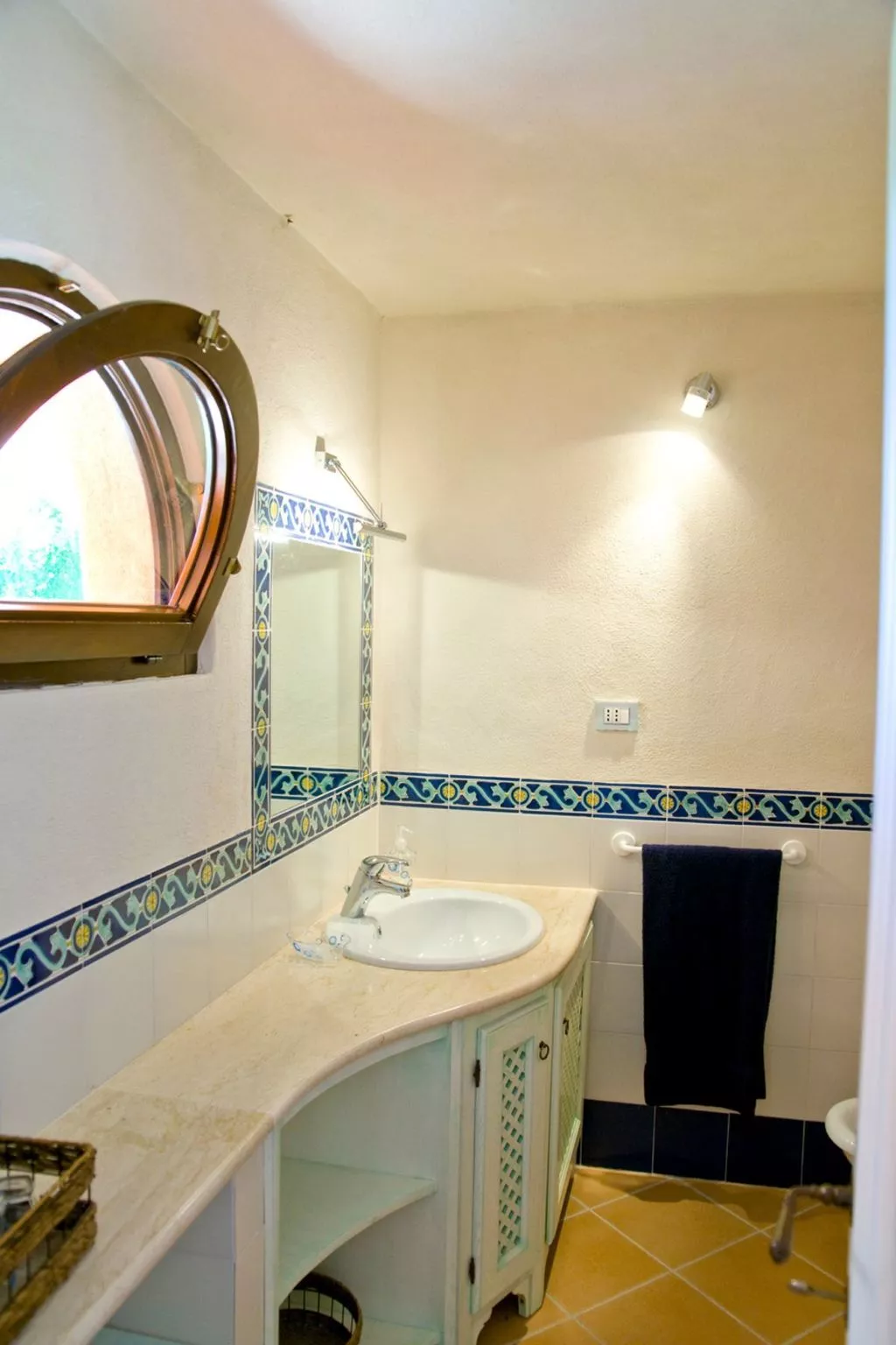 Villa Isabel, Meer- und Strandblick, Schwimmbad und Jacuzzi-Image-tags.info