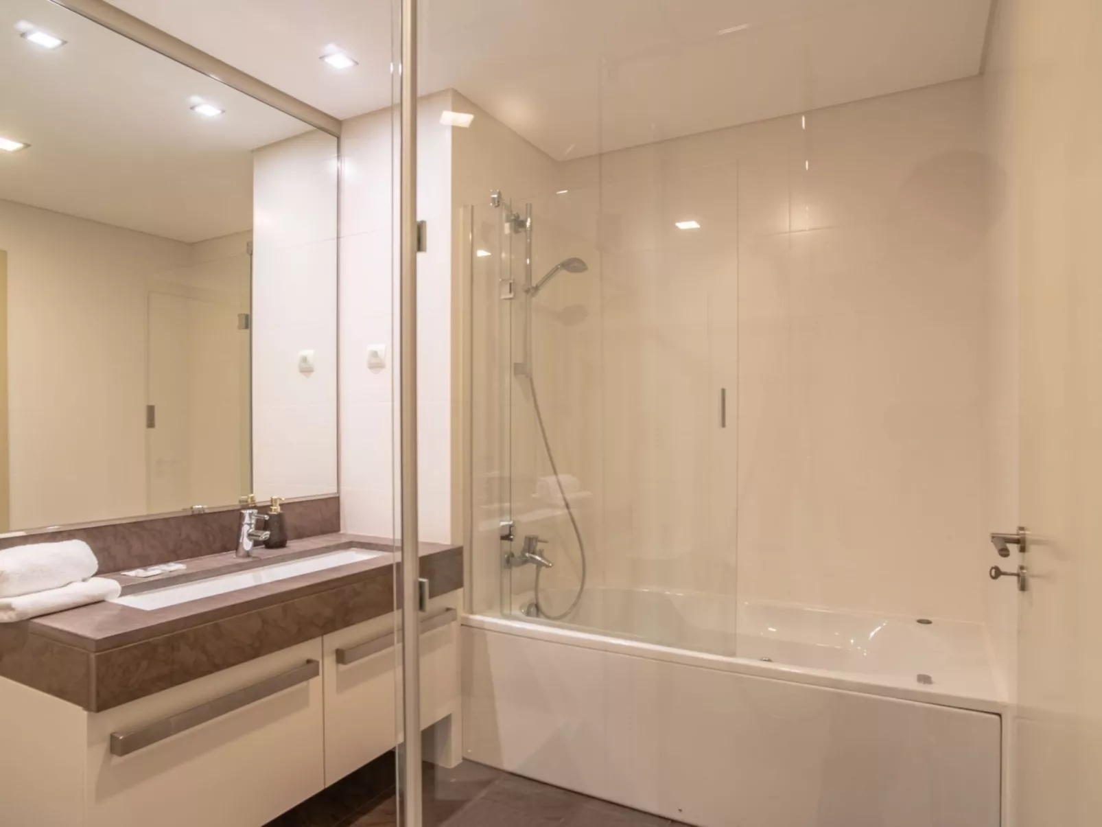 Für 6 Personen ca. 120 m&sup2; in São Martinho, Madeira (Südküste von Madeira)-Binnen