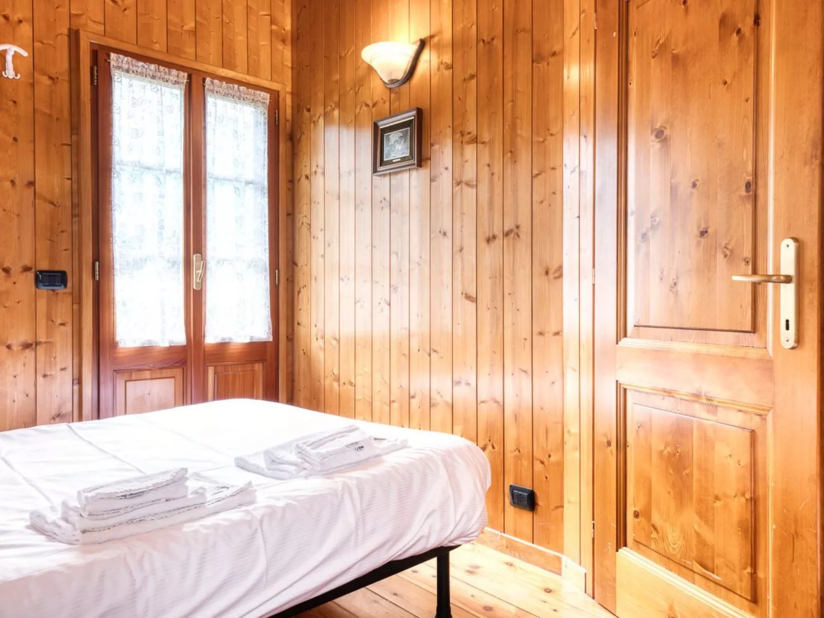 Wohnung im Dorfzentrum Ronco 5-Binnen