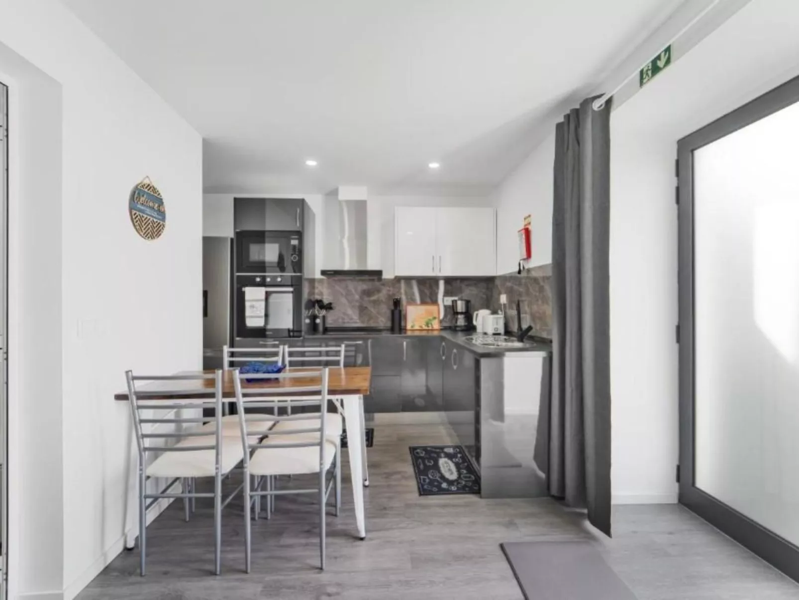 "Telvina House" mit eigenem Garten-Binnen