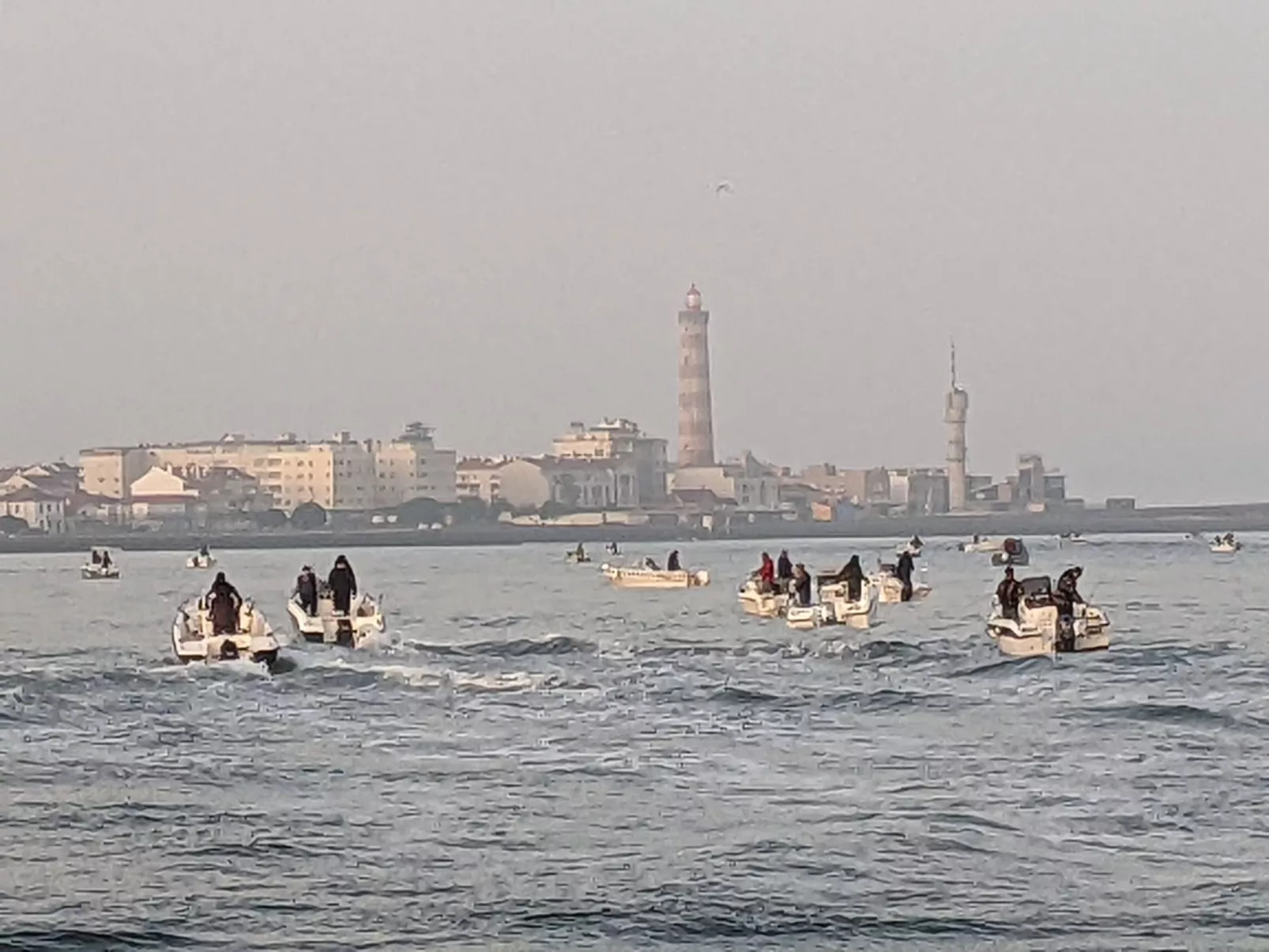 Wohnung mit Balkon, Blick auf die Lagune, Sao Jacinto, Aveiro-Image-tags.info