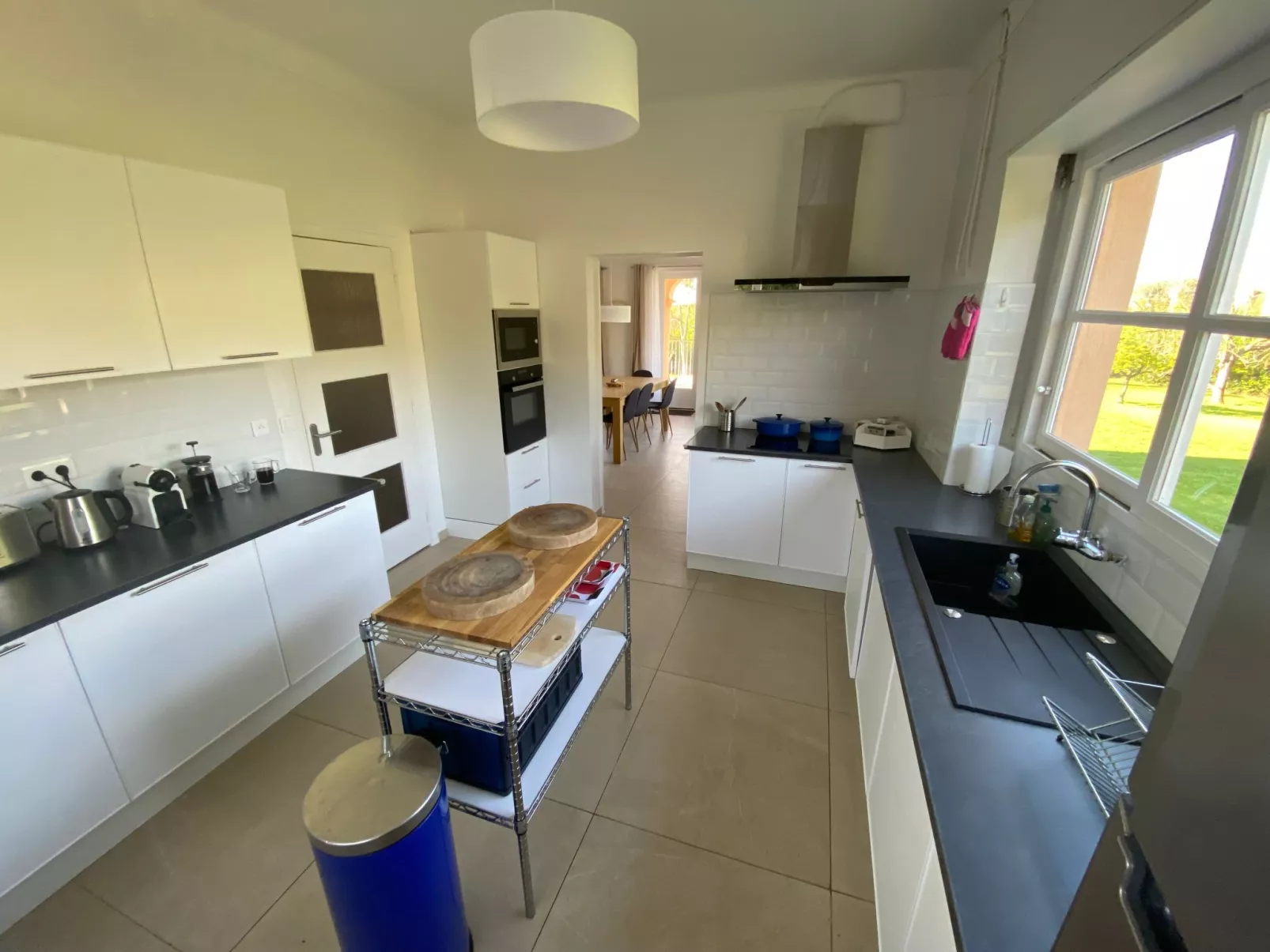 Geräumige und elegante Villa mit großem Garten, Swimmingpool und 3 Schlafzimmer-Binnen