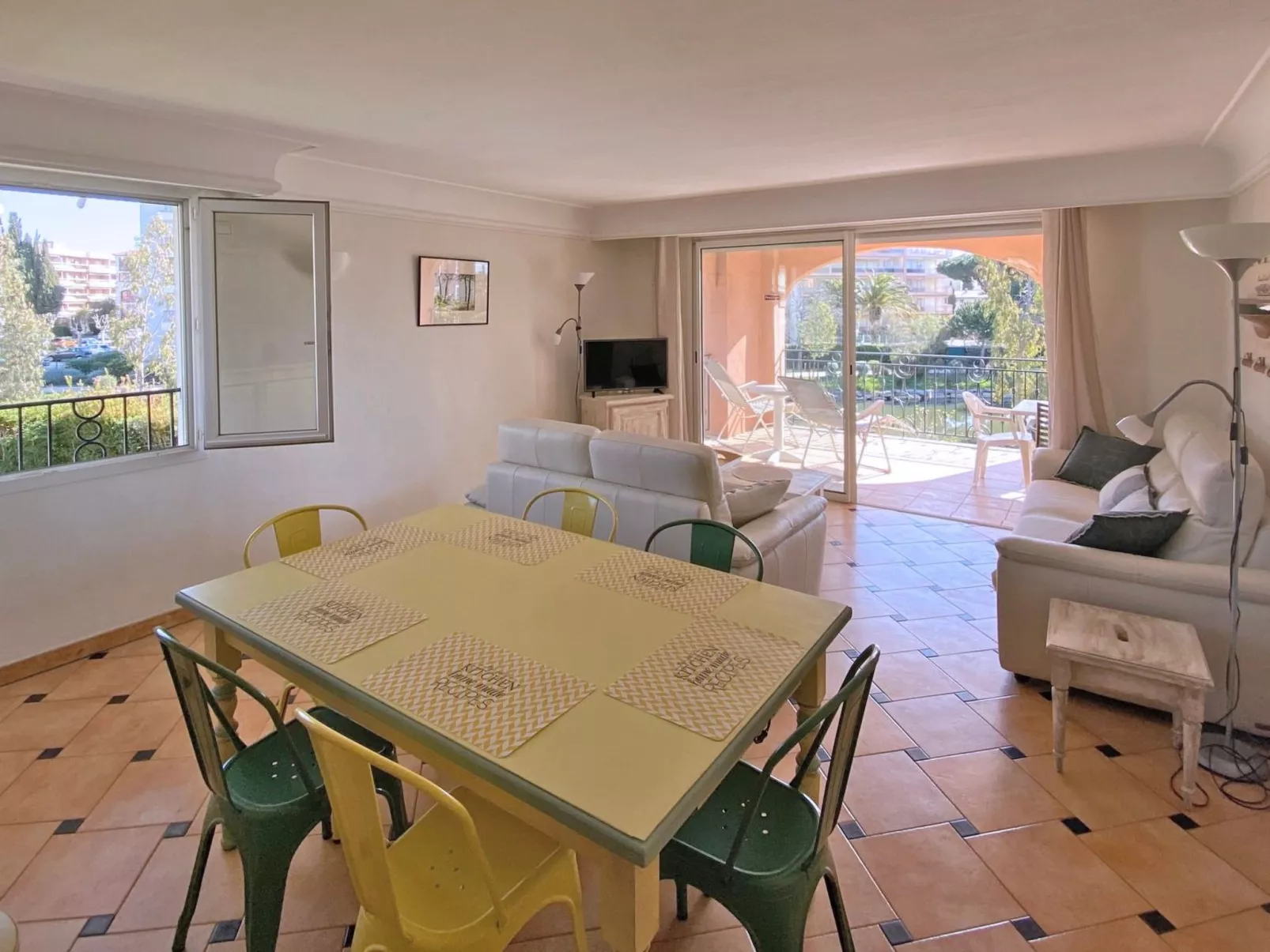 Appt 6 Pers - Piscine Résidence - Climatisation - Binnen