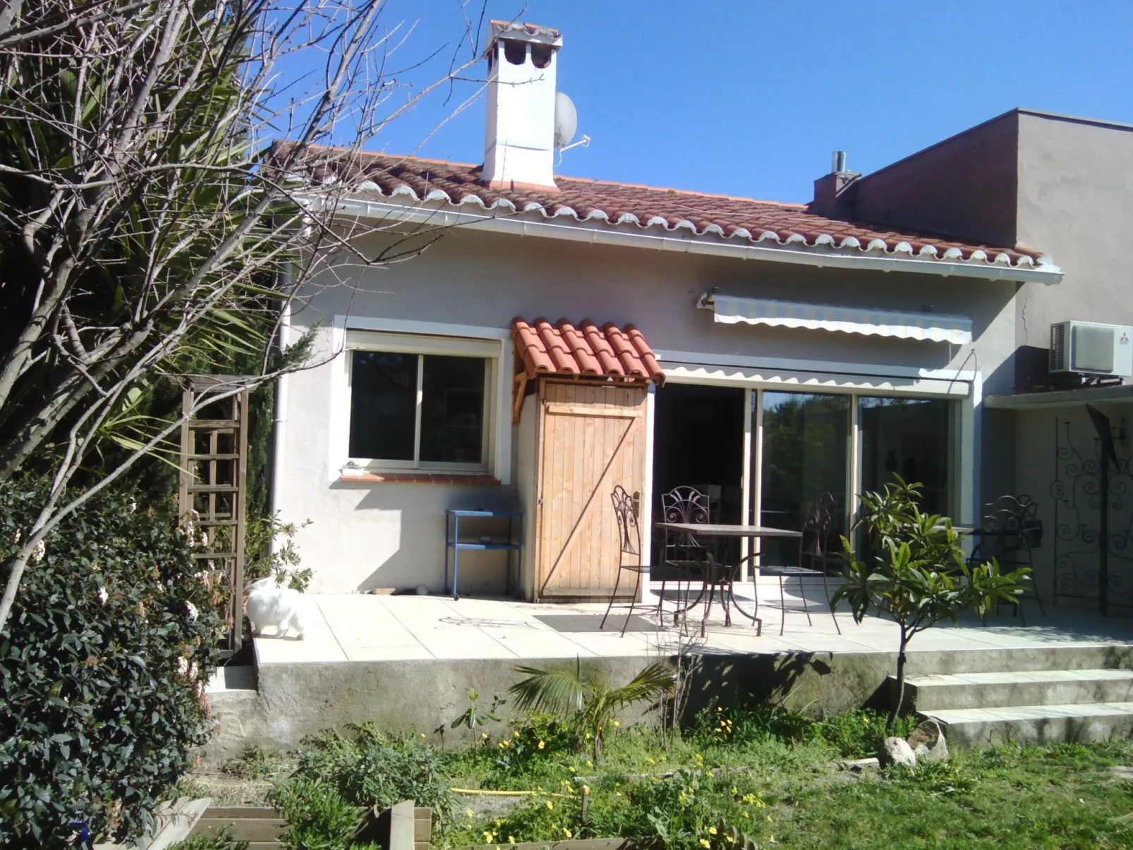 In Méditerranée mit Grill, Garten und Terrasse-Buiten