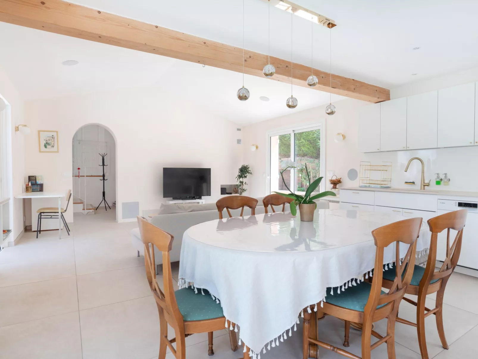 "Villa Cypangha"-Binnen