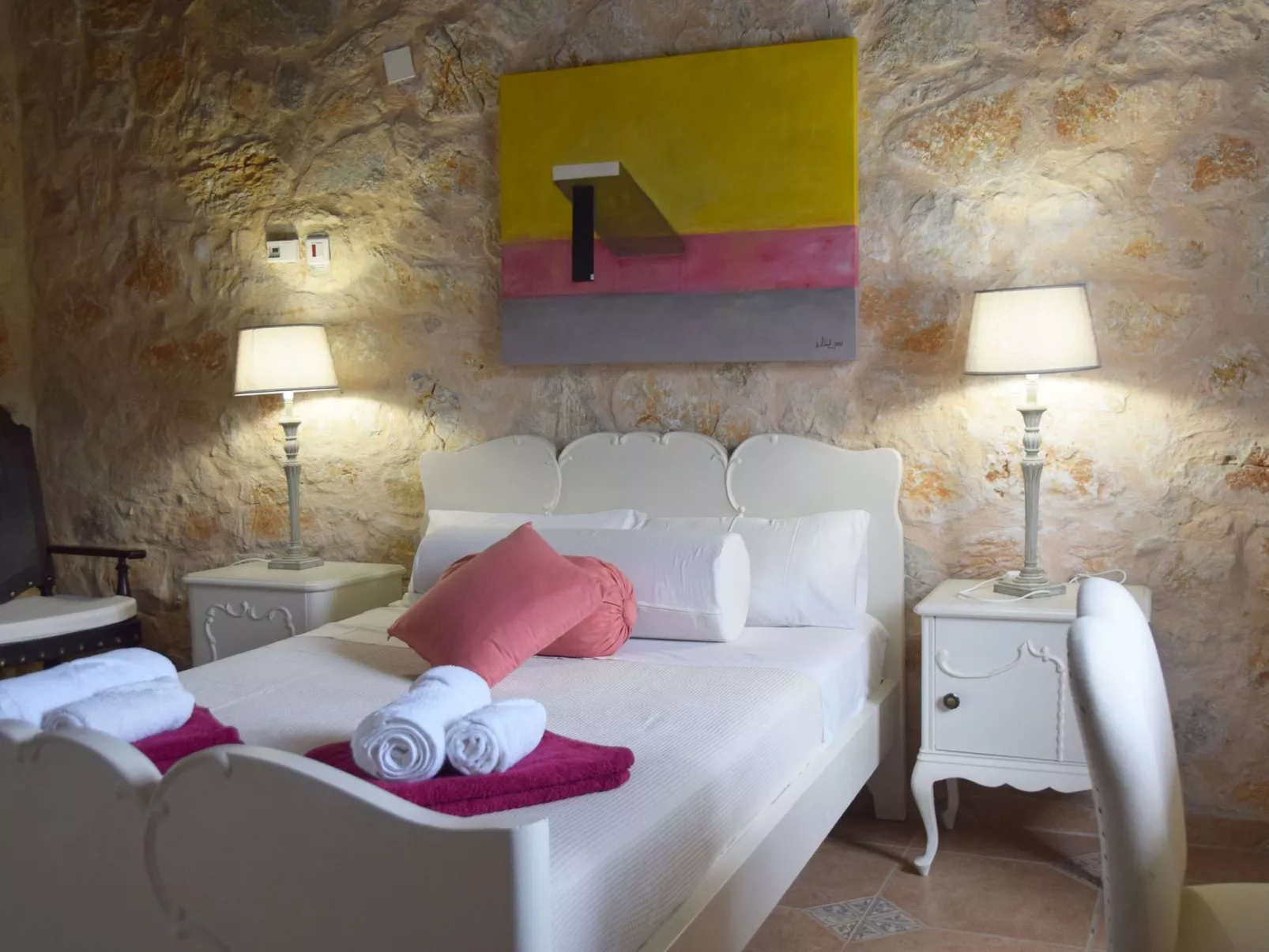 Villa aus Stein "Galatia"-Image-tags.info