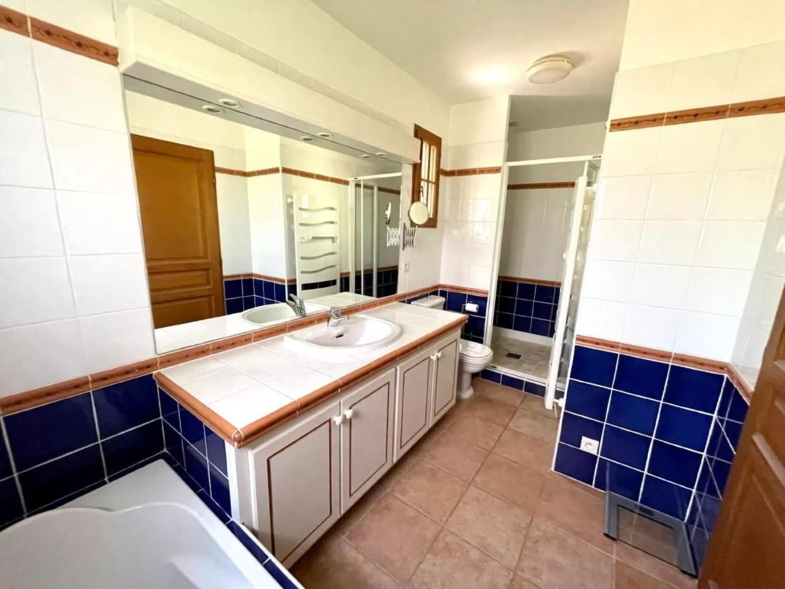 Charmante Villa mit Pool und Golfplatz-Binnen