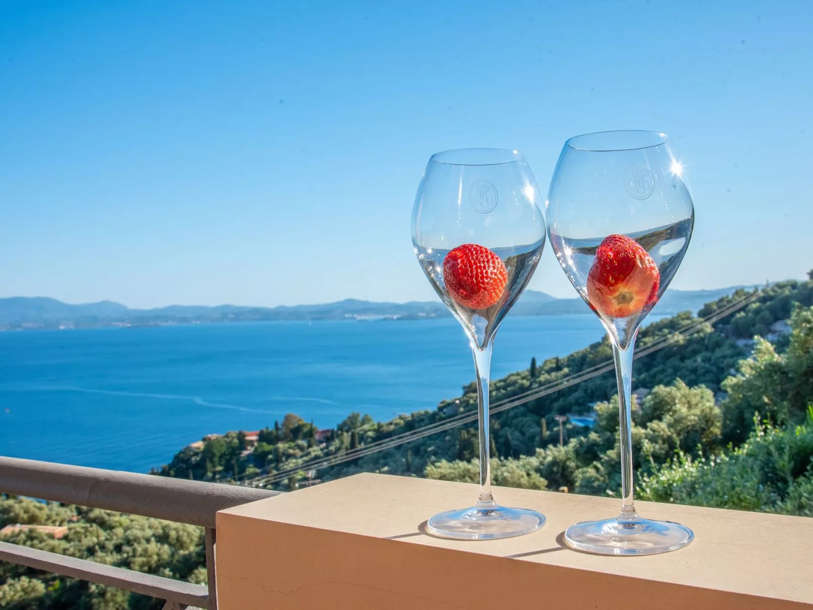 Villa Sotiris mit Pool und herrlichem Meerblick-Buiten