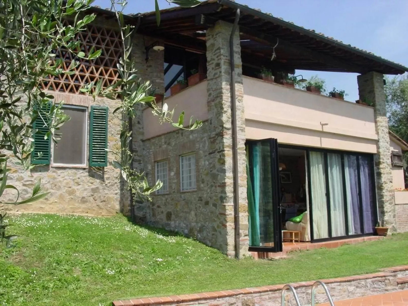 'Villa Pieve' mit eigenem Pool-Buiten