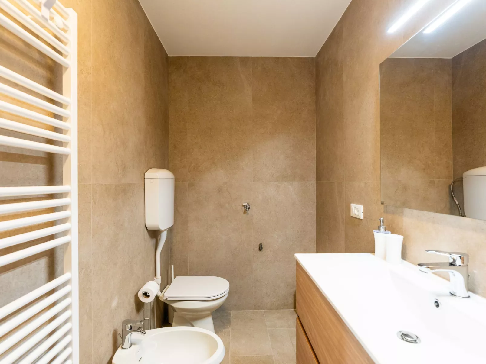 Beautiful Seaview-Binnen