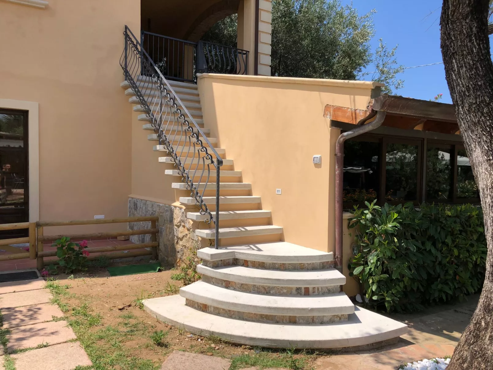 Appartement in Centola mit Grill, Terrasse und Garten-Buiten