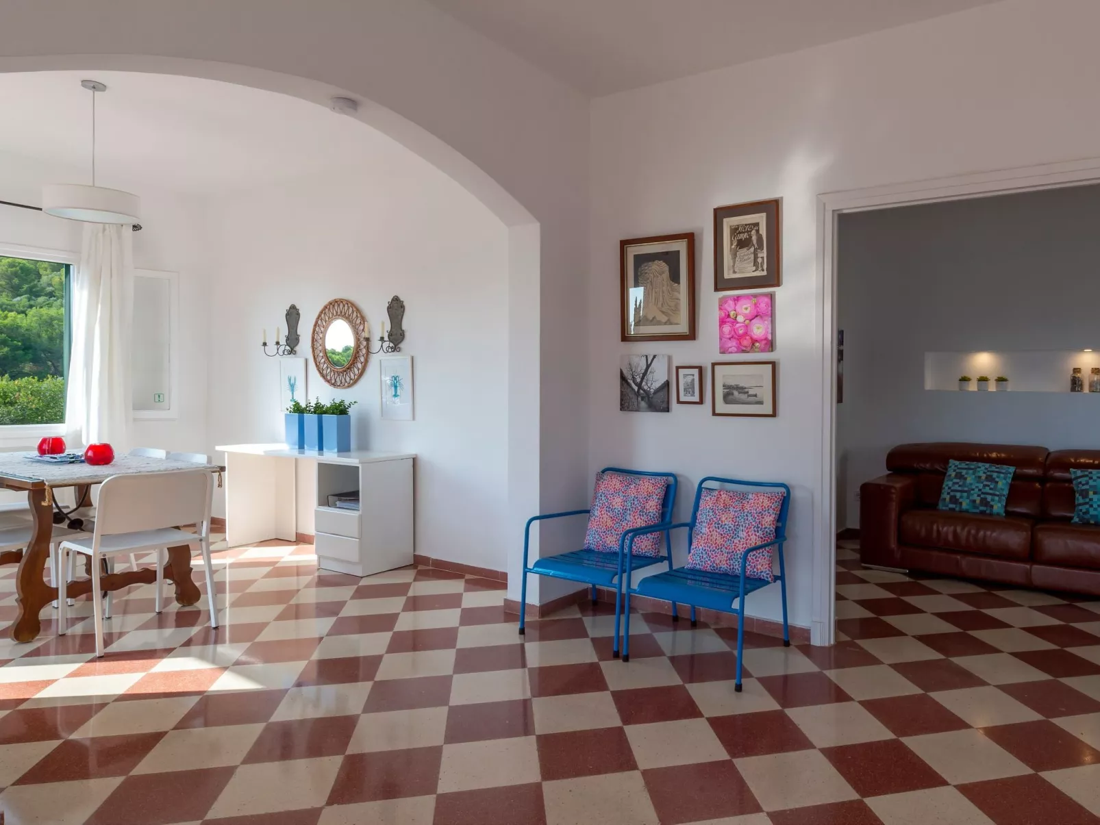 Moderne, frische Familienvilla Allondra-Binnen