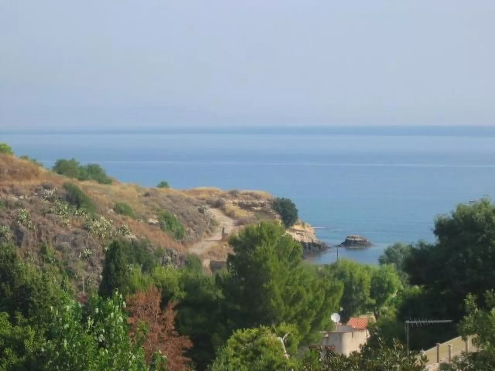 Für 4 Personen 90qm Agnone Bagni-Buiten