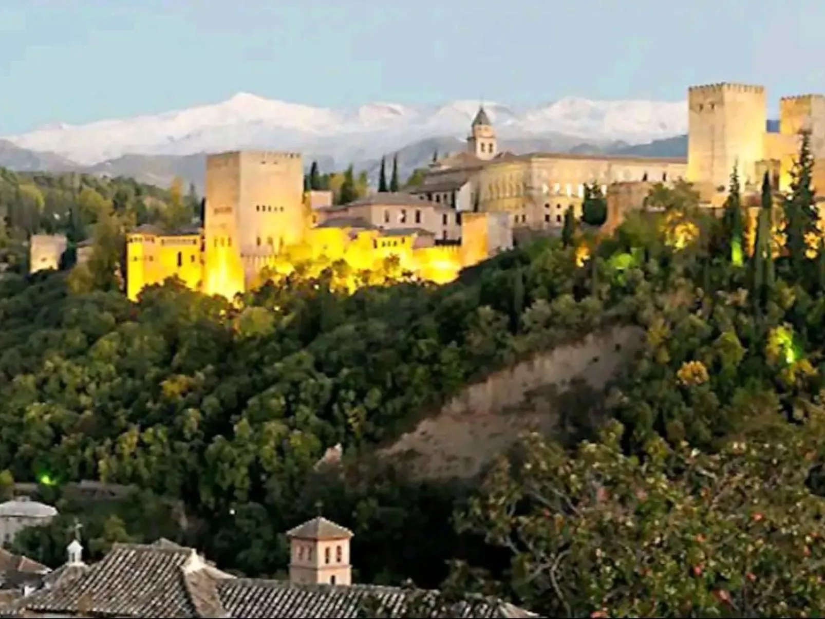 Ganzes Haus in Comares mit abschließbarem Parkplatz-Buiten