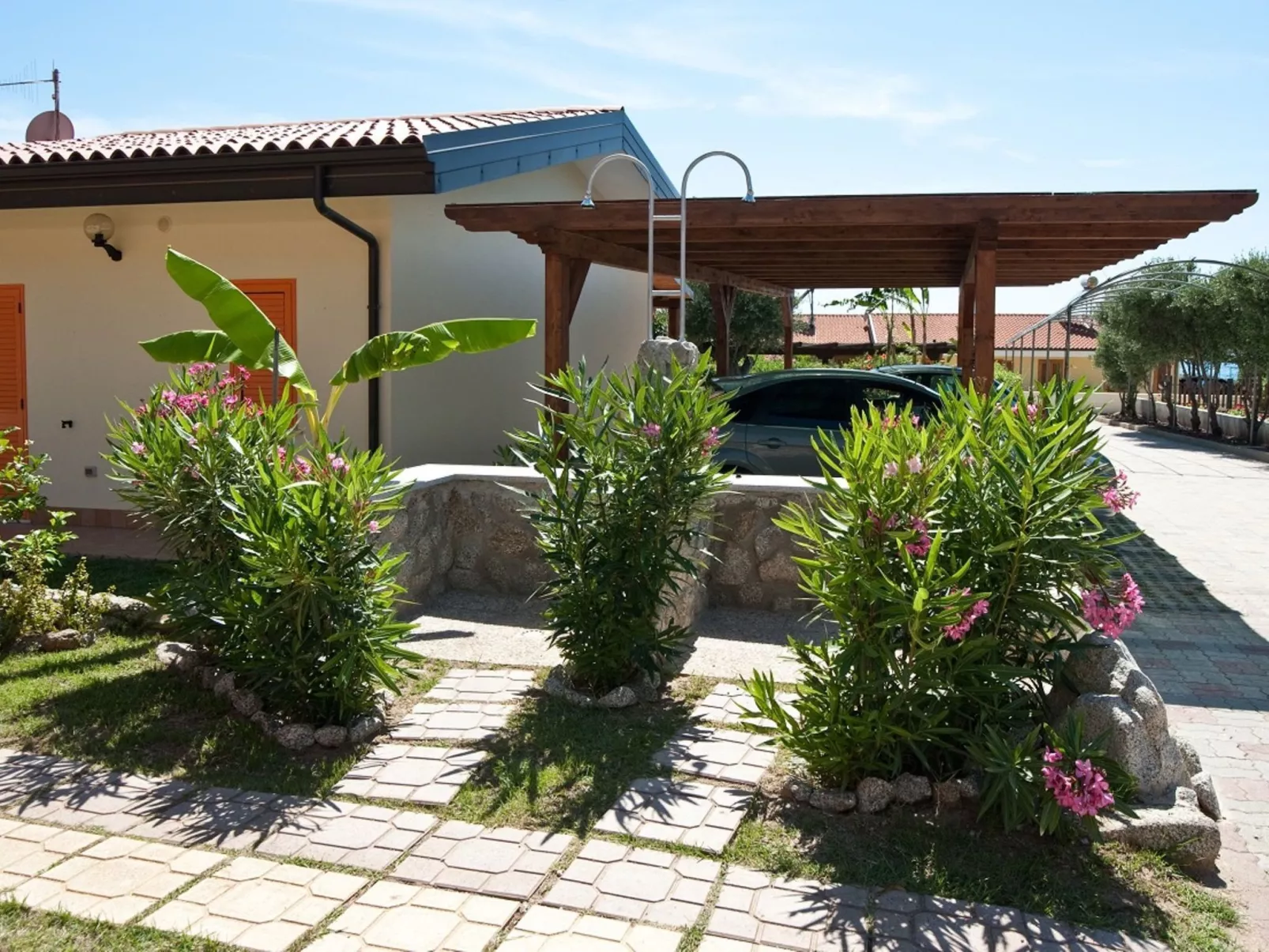 Komfortwohnung mit Garten - 70 m vom Meer entfernt-Buiten