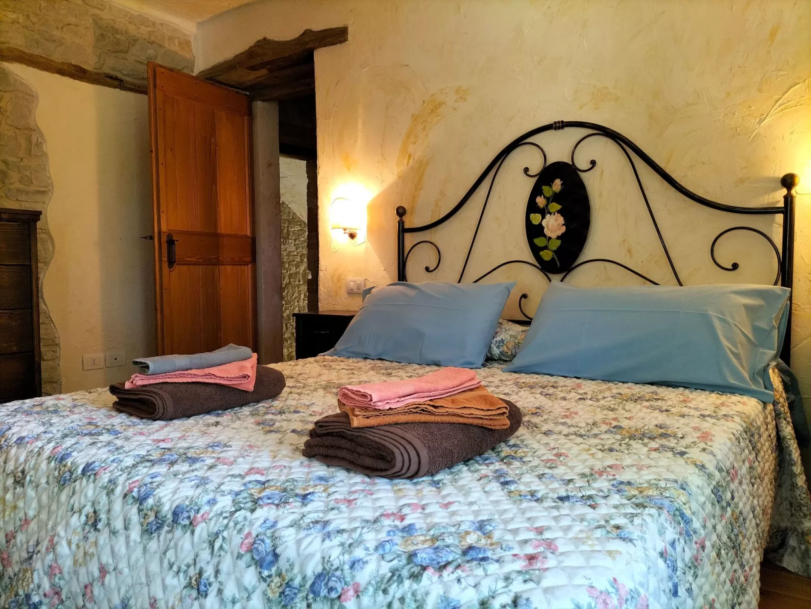 Große Wohnung mit Blick von den Bergen bis zum Meer-Binnen