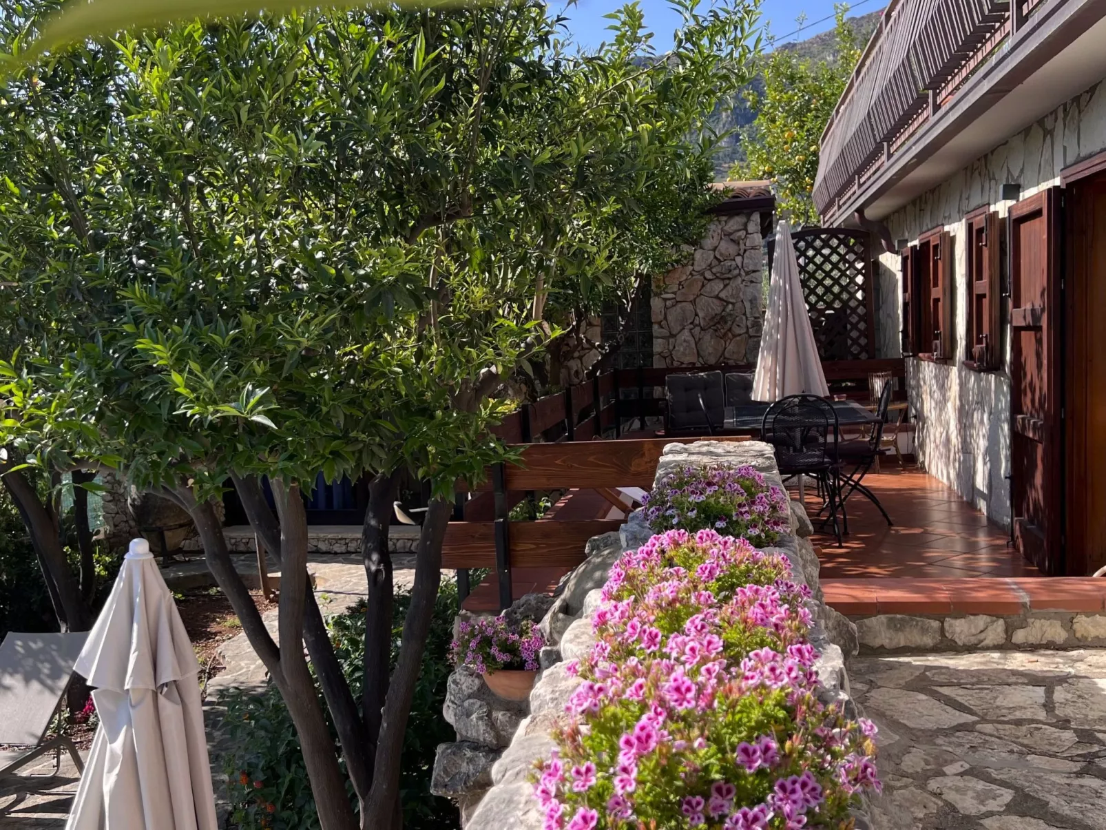 "Edera" mit Pool-Buiten