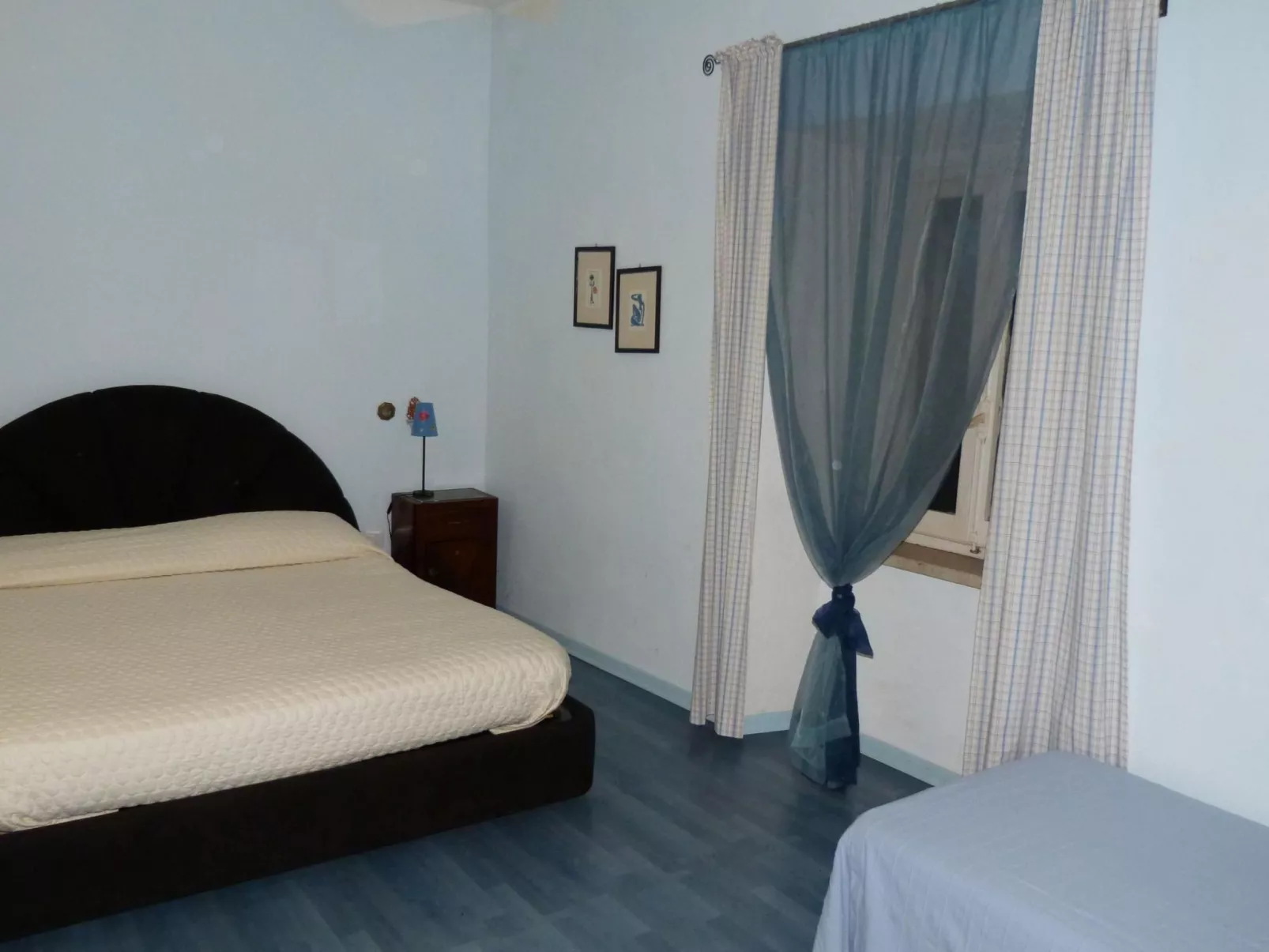 Altes Landhaus mit Schwimmbad und viel Grün-Binnen