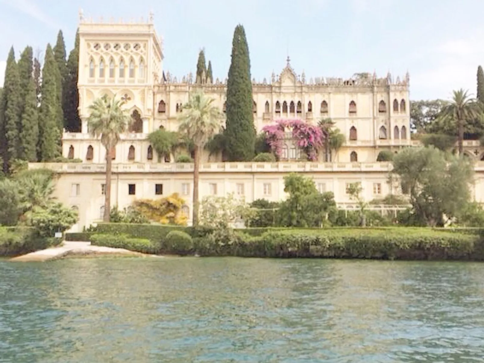 Calla' Wohnung mit Schwimmbad-Buiten