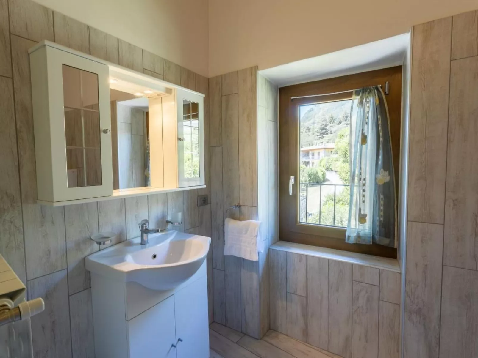 Wohnung 'Genf' mit Blick aufs Wasser-Image-tags.info