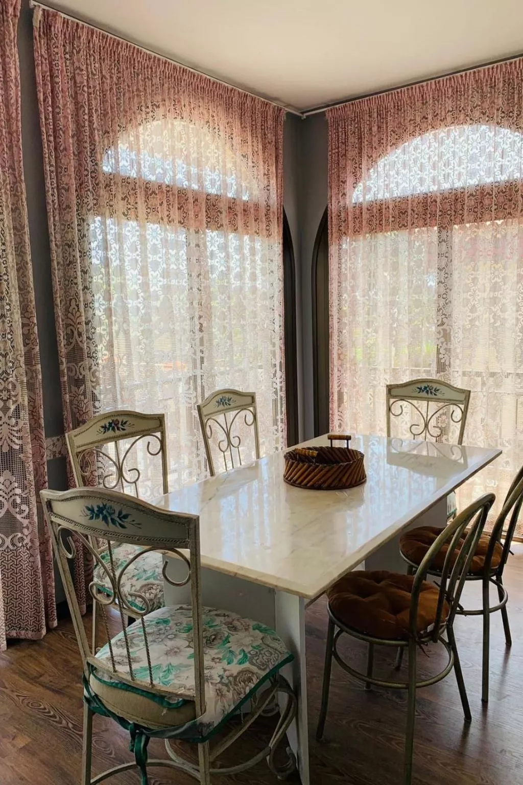 Geräumiges Haus mit exklusivem Schwimmbad und Solarium.-Binnen