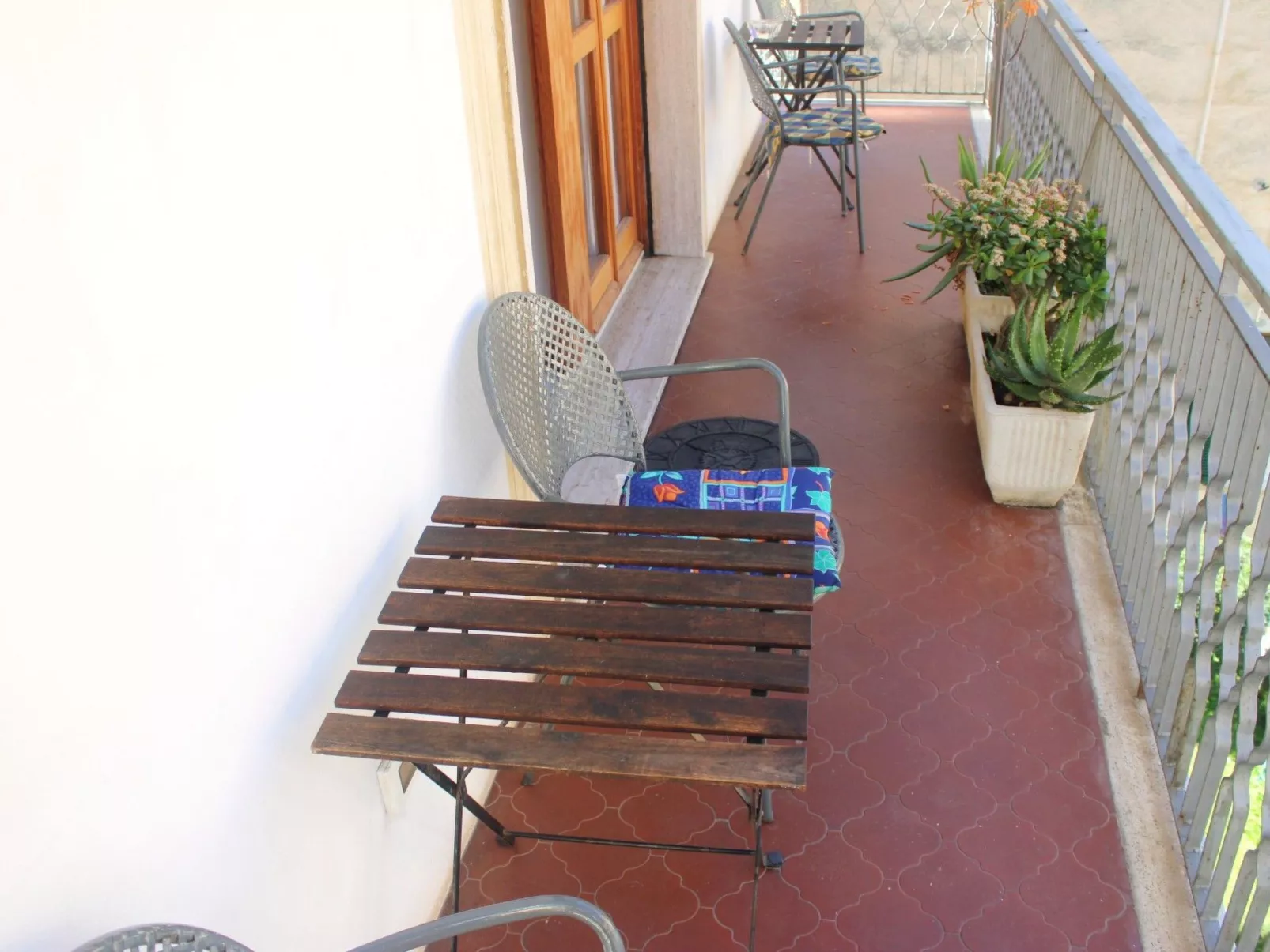 Sehr zentral mit Parkmöglichkeit-Binnen